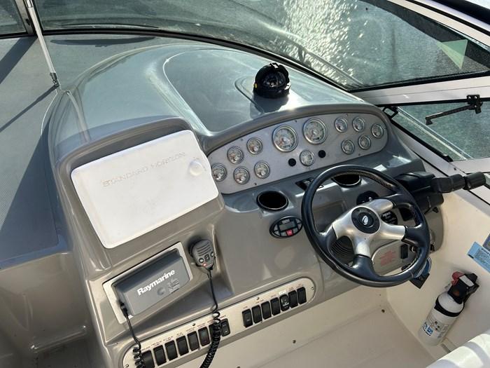 2005-cruisers-yachts-340-express-power-9796276-20250516072947322-1_XLARGE