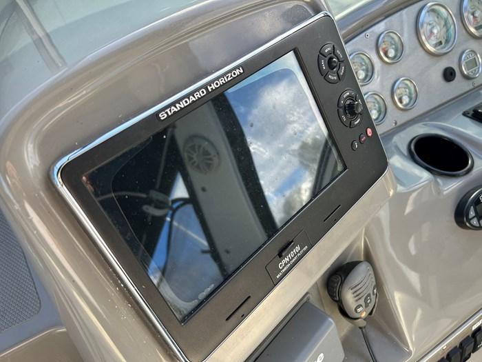 2005-cruisers-yachts-340-express-power-9796276-20250516072949350-1_XLARGE