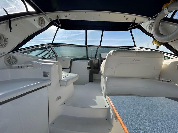 2005-cruisers-yachts-340-express-power-9796276-20250516072956342-1_XLARGE