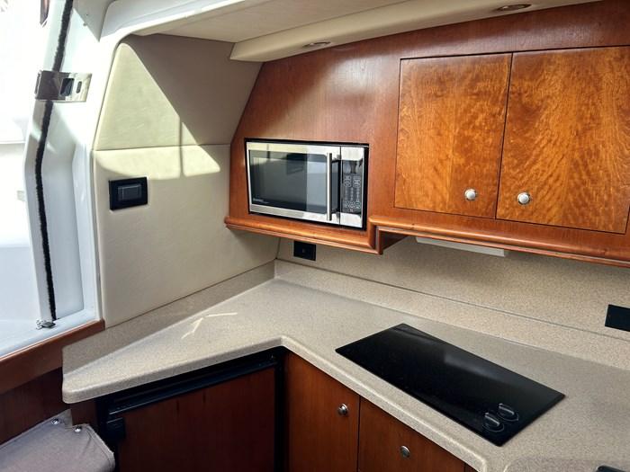 2005-cruisers-yachts-340-express-power-9796276-20250516073003360-1_XLARGE