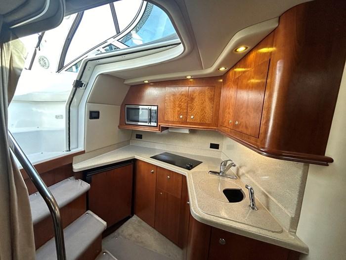 2005-cruisers-yachts-340-express-power-9796276-20250516073005392-1_XLARGE