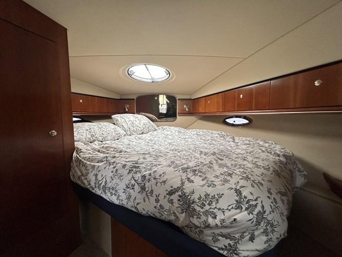 2005-cruisers-yachts-340-express-power-9796276-20250516073009398-1_XLARGE