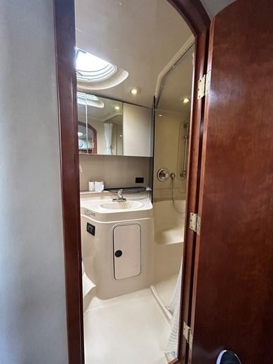 2005-cruisers-yachts-340-express-power-9796276-20250516073014343-1_XLARGE