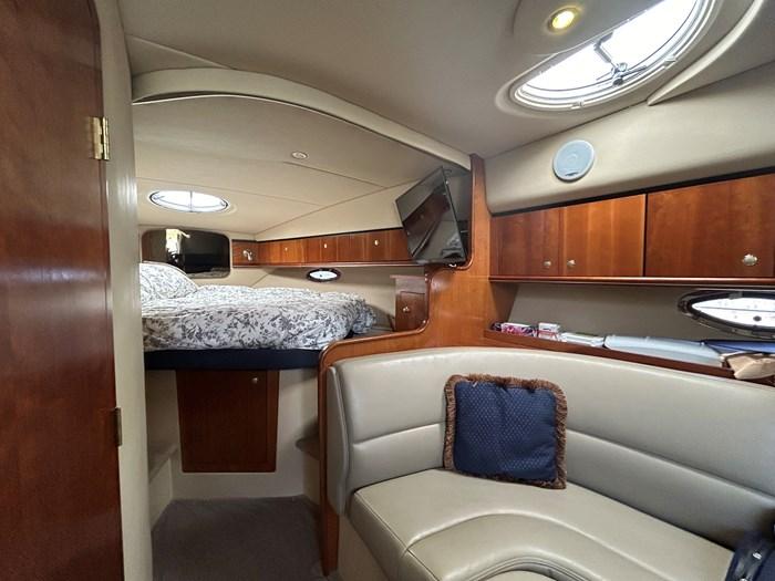 2005-cruisers-yachts-340-express-power-9796276-20250516073017424-1_XLARGE