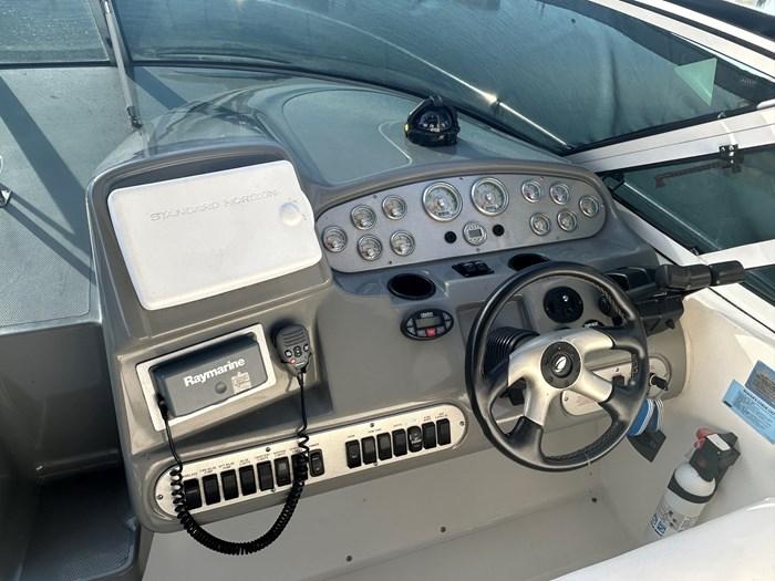 2005-cruisers-yachts-340-express-power-9796276-20250516073030509-1_XLARGE