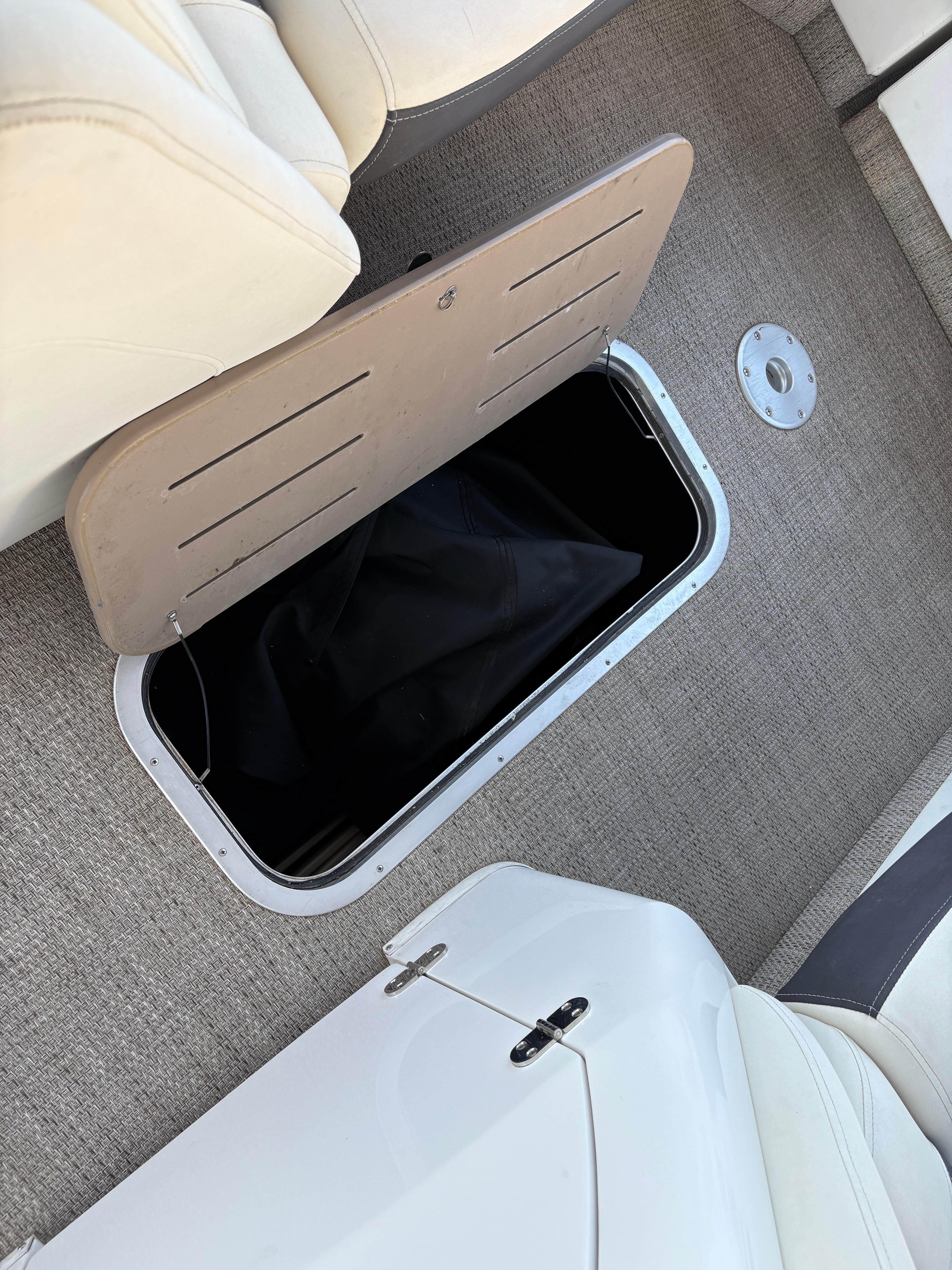 2018 Bennington 25 QSR #TBJC4583 inventory image at Sun Country Marine Group, Lake Havasu City, AZ 2018 Bennington 25 QSR #TBJC4583 inventory image at Sun Country Marine Group, Lake Havasu City, AZ