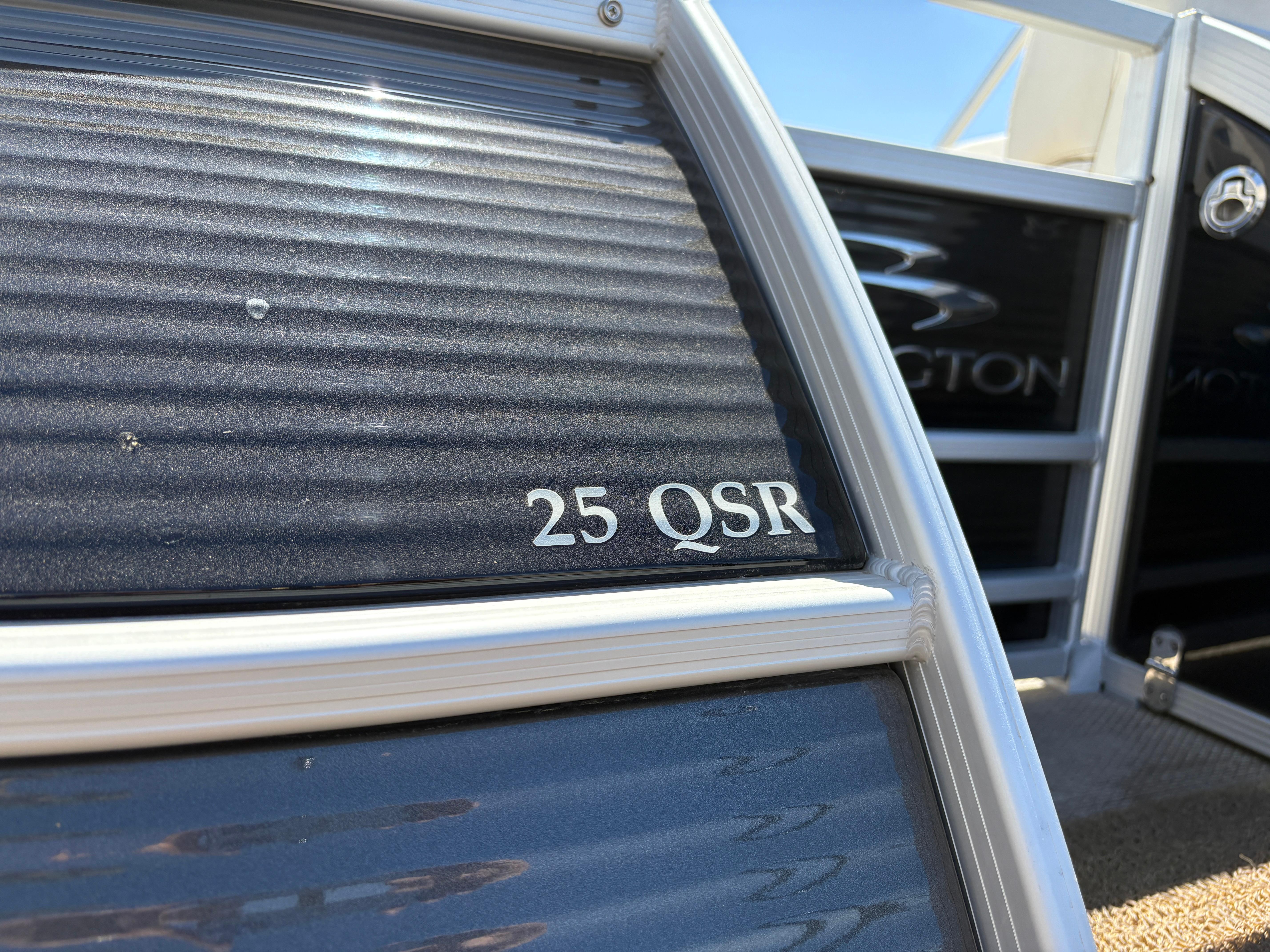 2018 Bennington 25 QSR #TBJC4583 inventory image at Sun Country Marine Group, Lake Havasu City, AZ 2018 Bennington 25 QSR #TBJC4583 inventory image at Sun Country Marine Group, Lake Havasu City, AZ