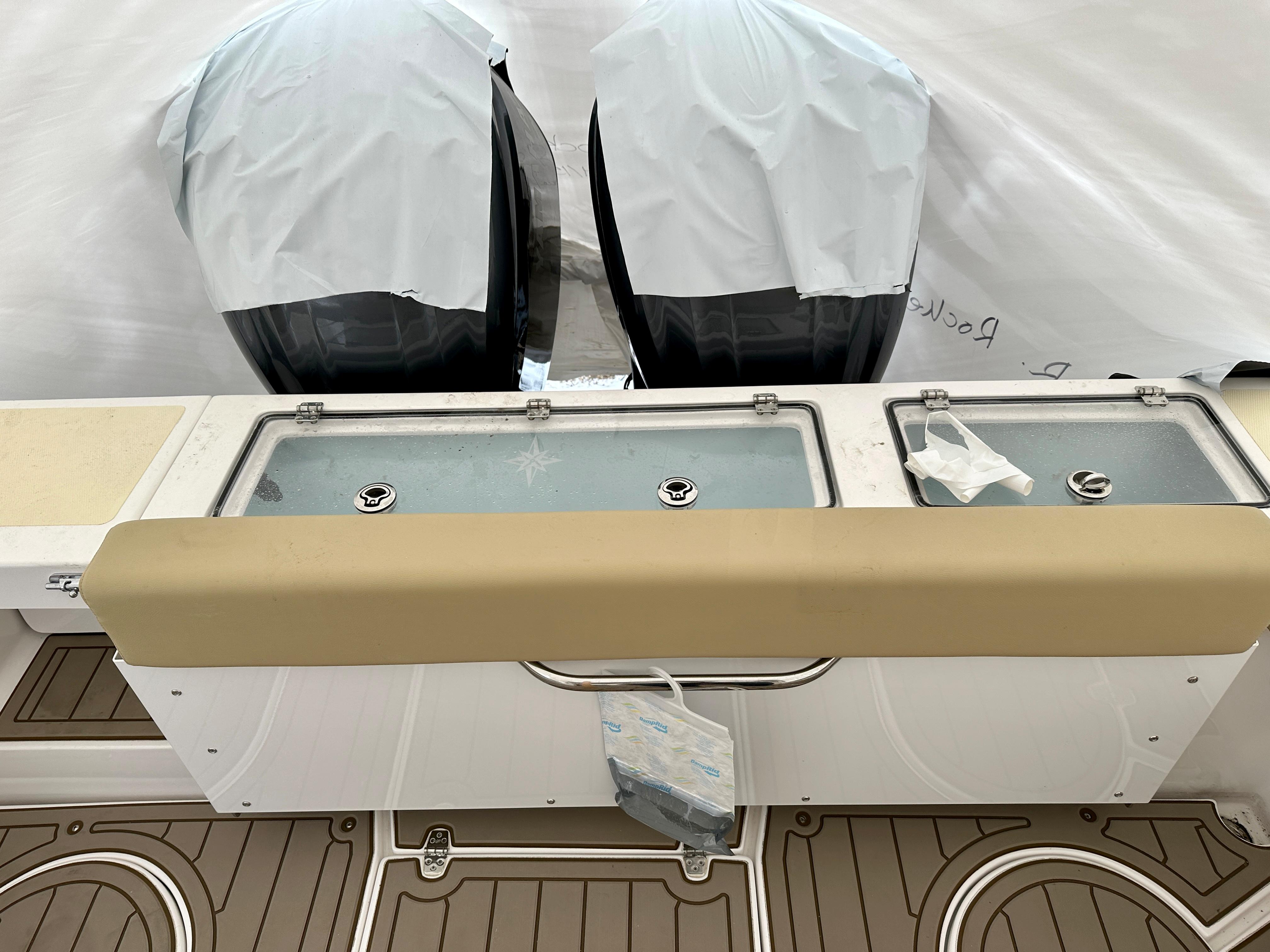 31 ft NorthCoast 315HT Transom Live Well