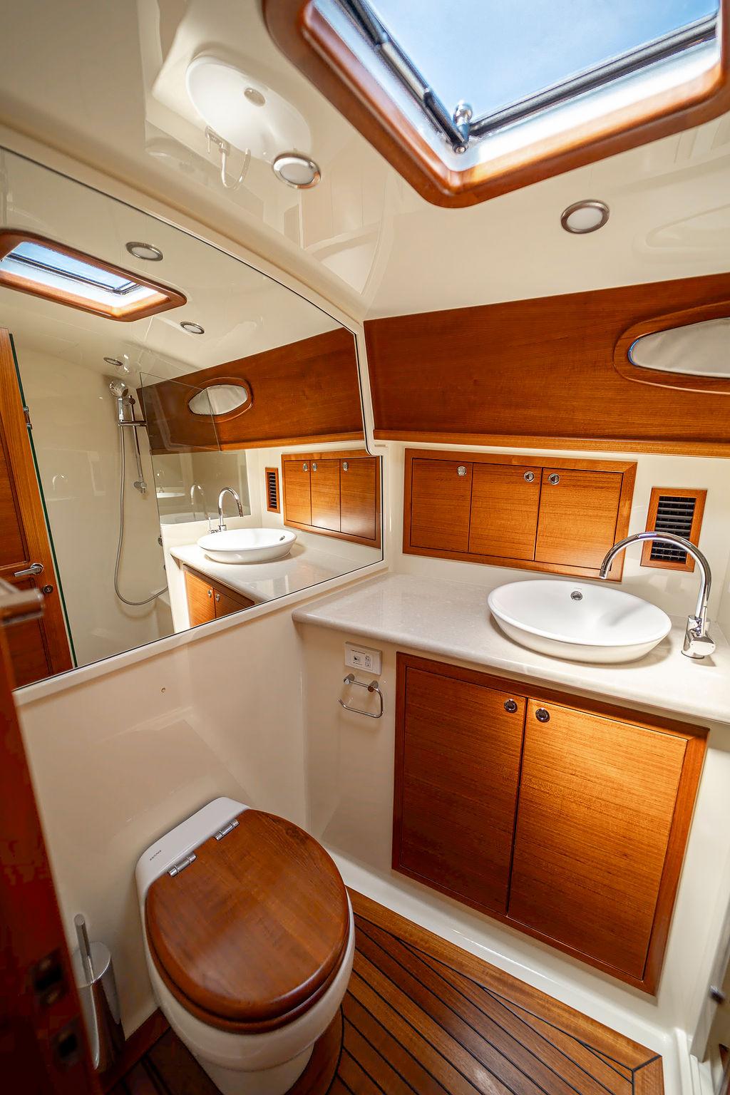 2020-grand-banks-44-eastbay-sx-power-9676281-20250506104836447-1_XLARGE