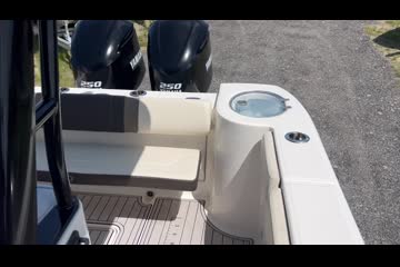 Robalo R272-CENTER-CONSOLE video