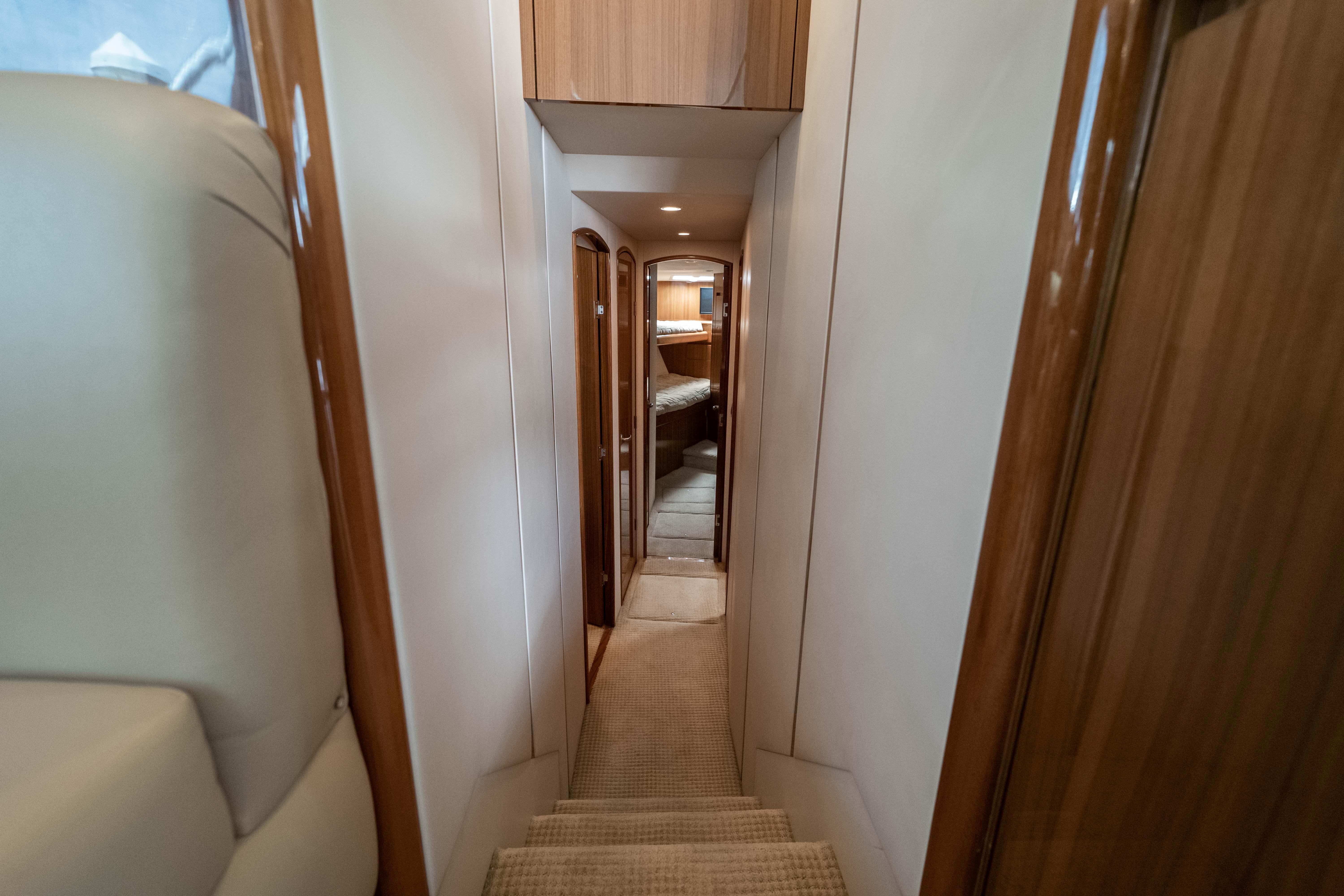 Viking 50 - Sea Hunt - Companionway