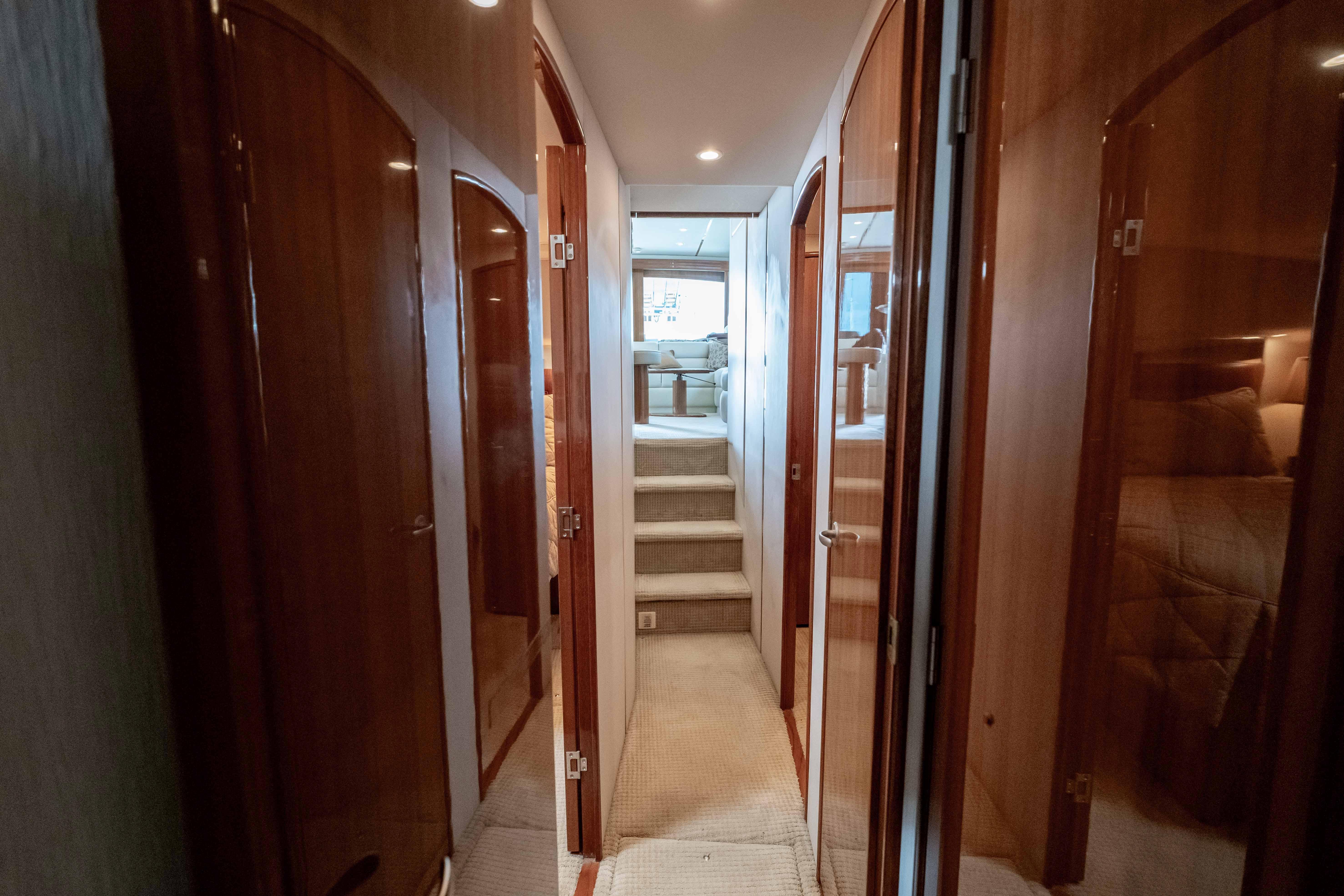 Viking 50 - Sea Hunt - Companionway