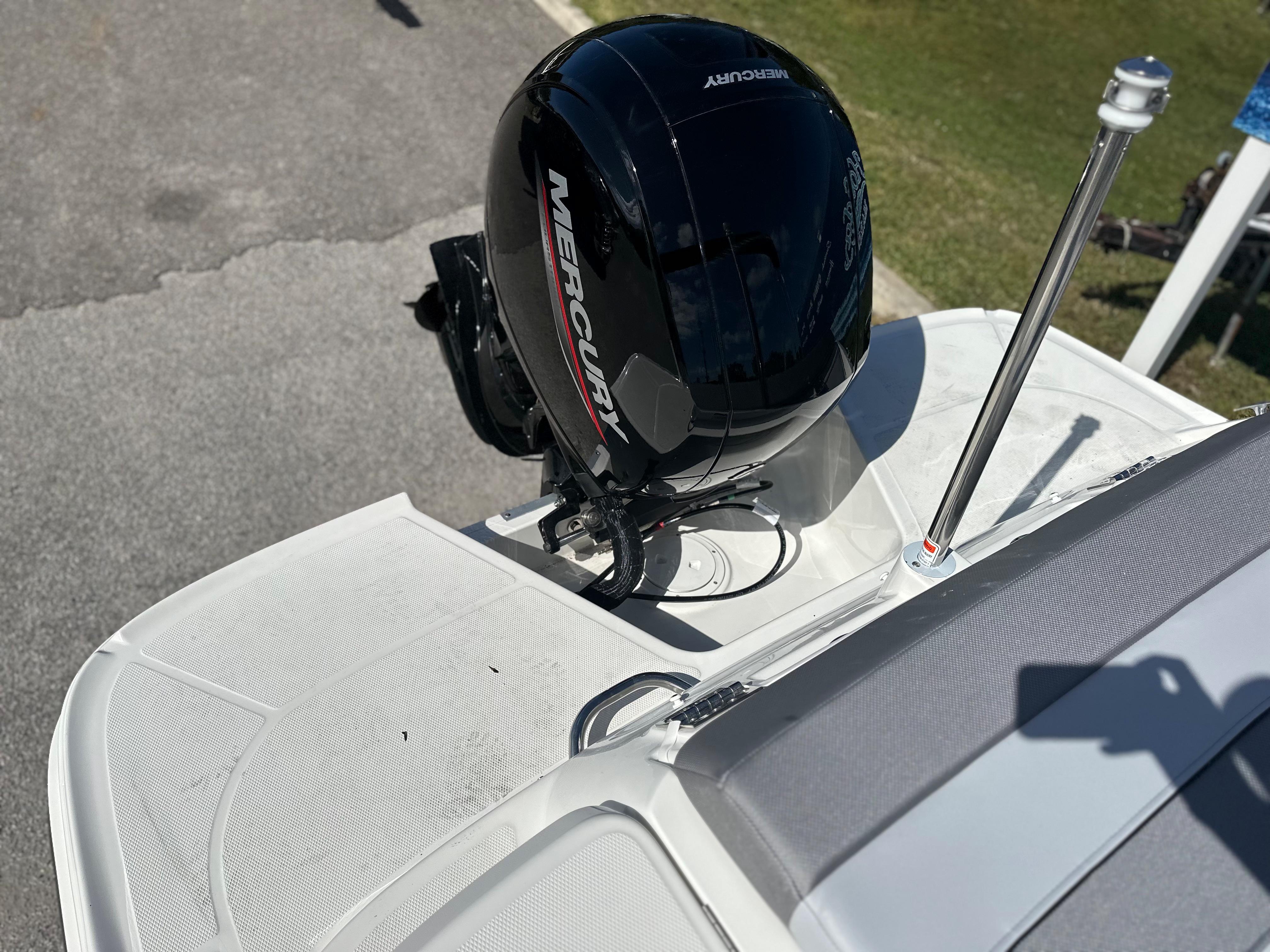 2024 Bayliner VR5 Bowrider OB-8