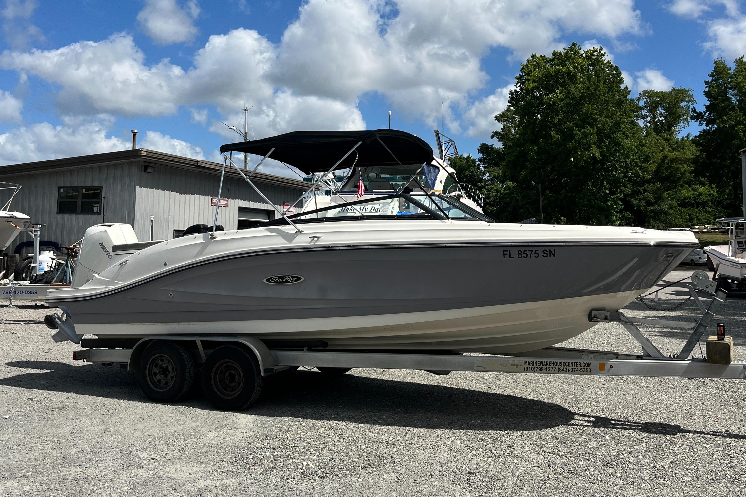 2020 Sea Ray SPX 230 OB