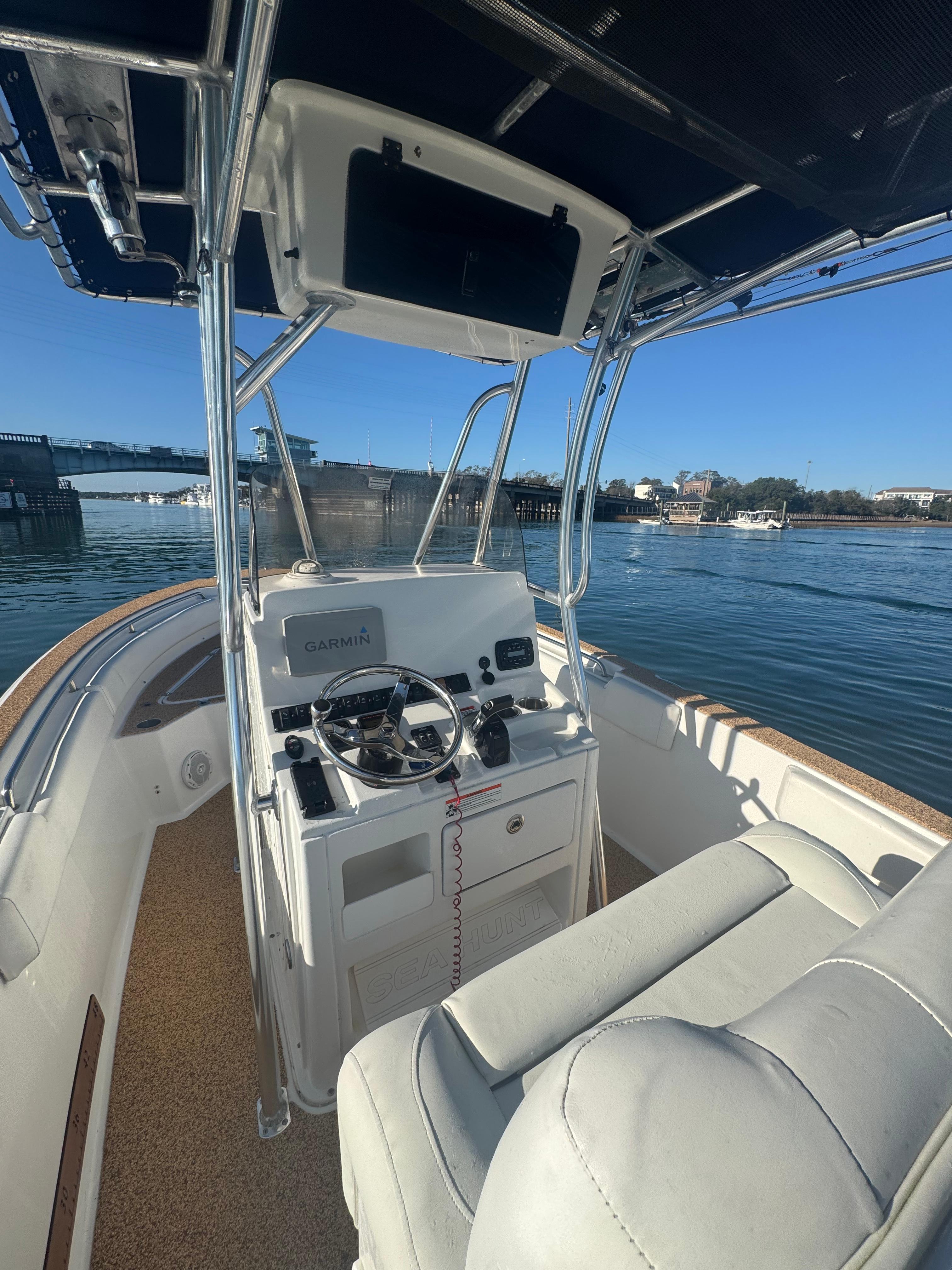 2015 Sea Hunt Ultra 234 - Image 10