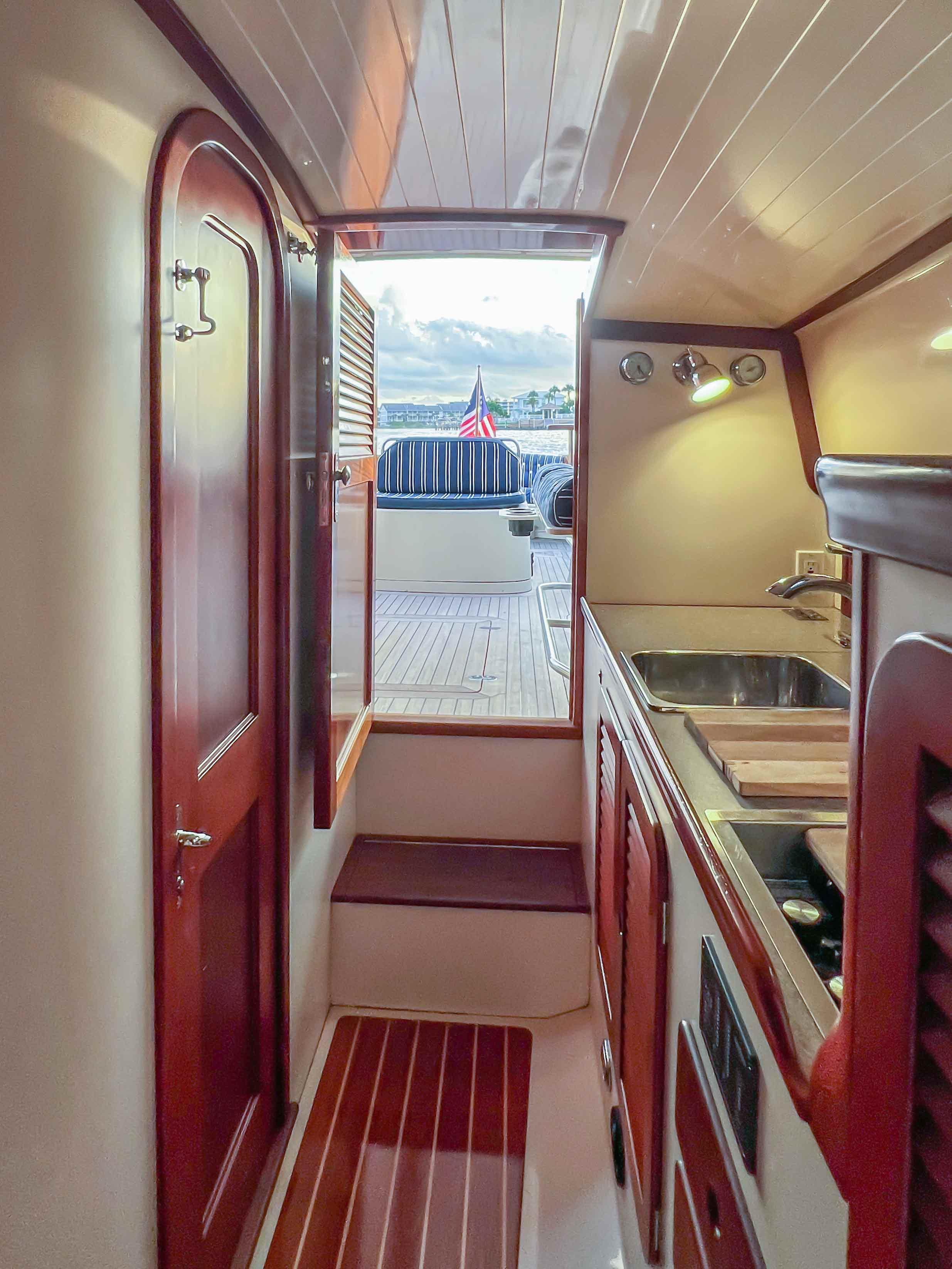 Used Hinckley 36 ft' 36 Picnic Boat | United Yacht Sales
