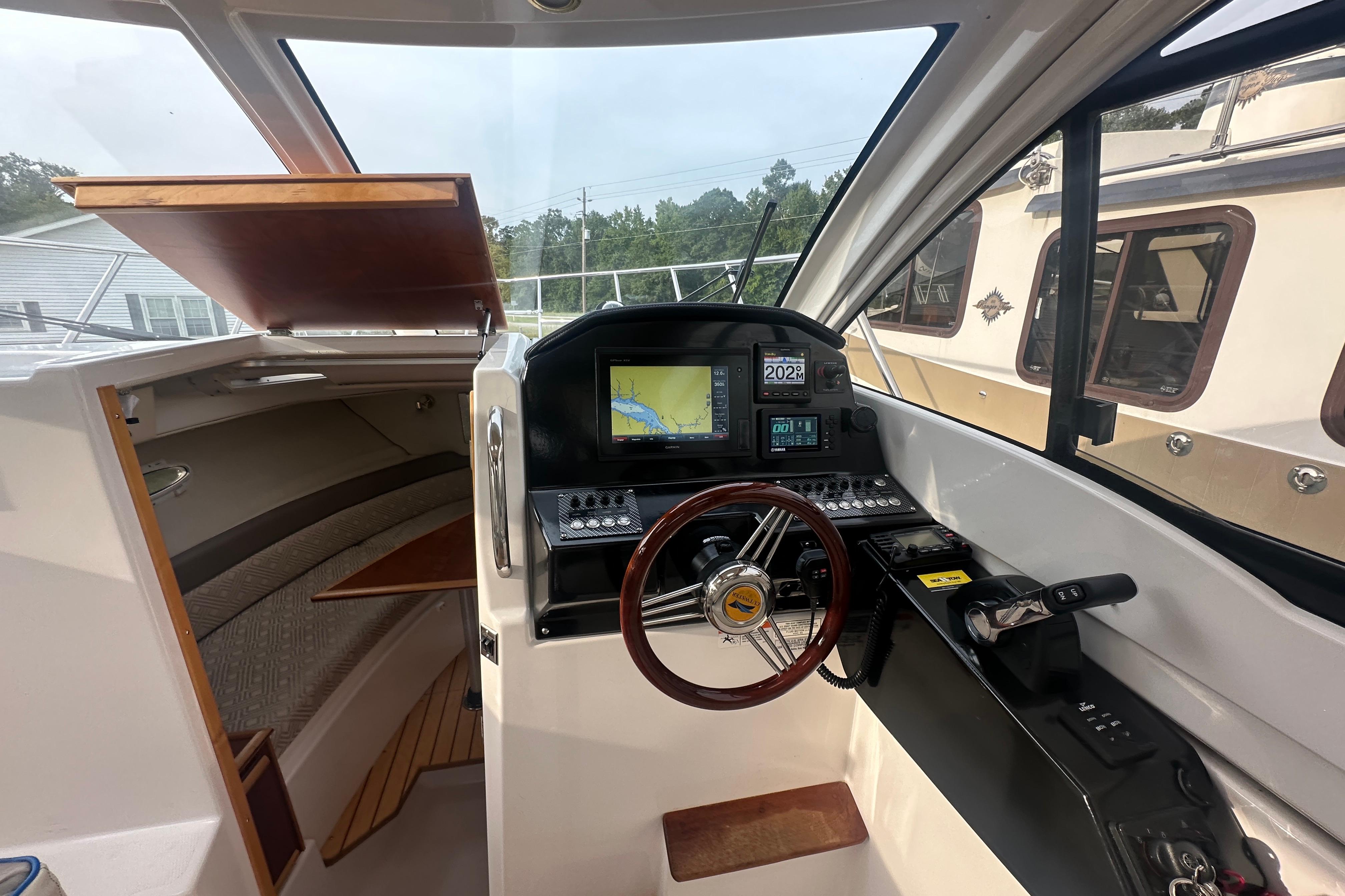 dummy-boat-img
