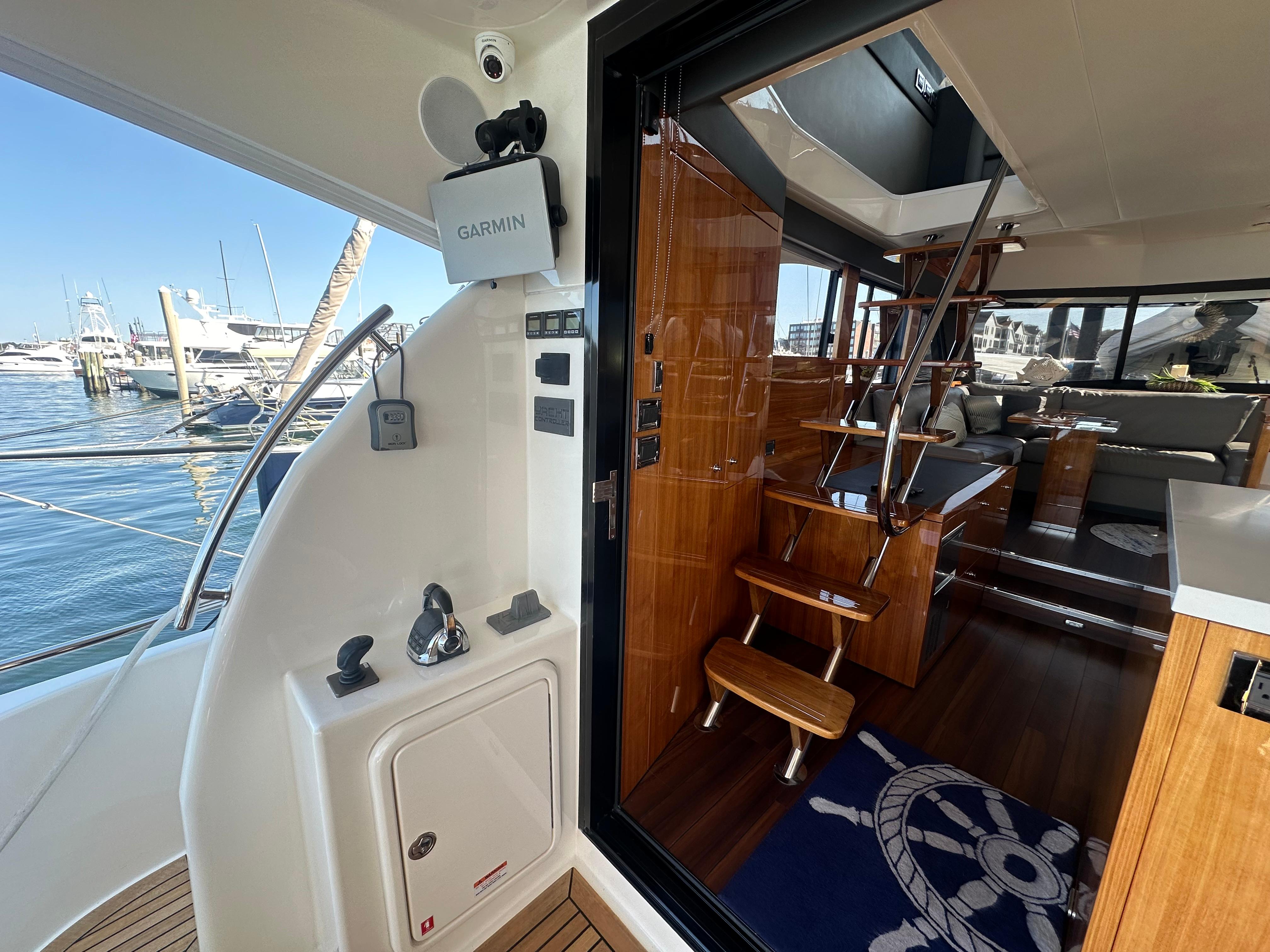 Maritimo-M54 2019-LADY DI FL-US-9676301 | Thumbnail