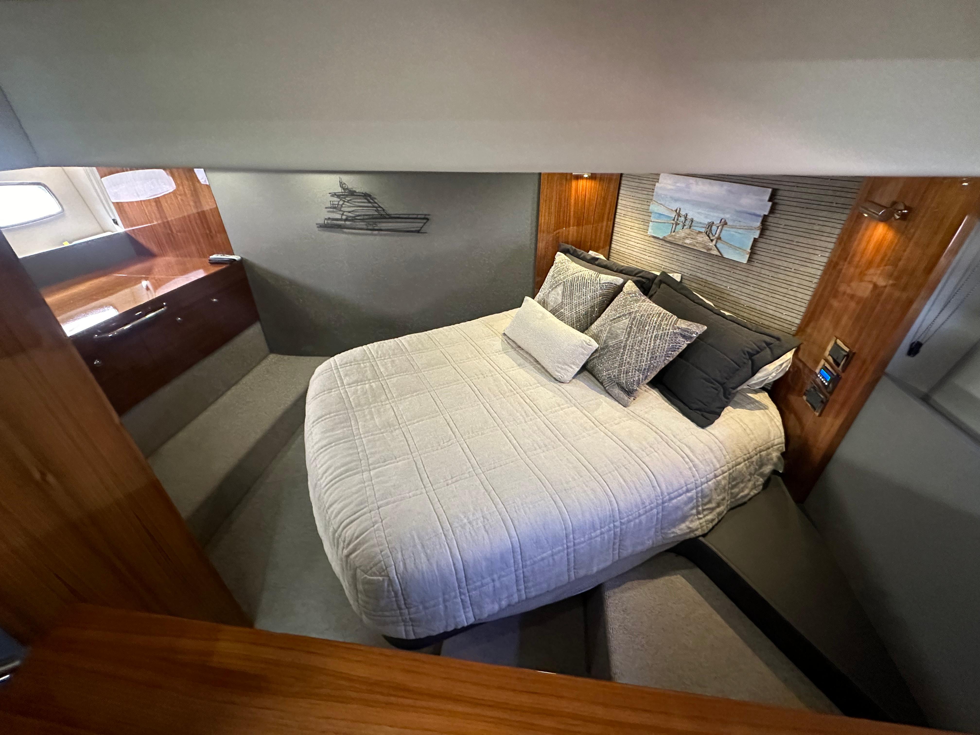 Maritimo-M54 2019-LADY DI FL-US-9676301 | Thumbnail
