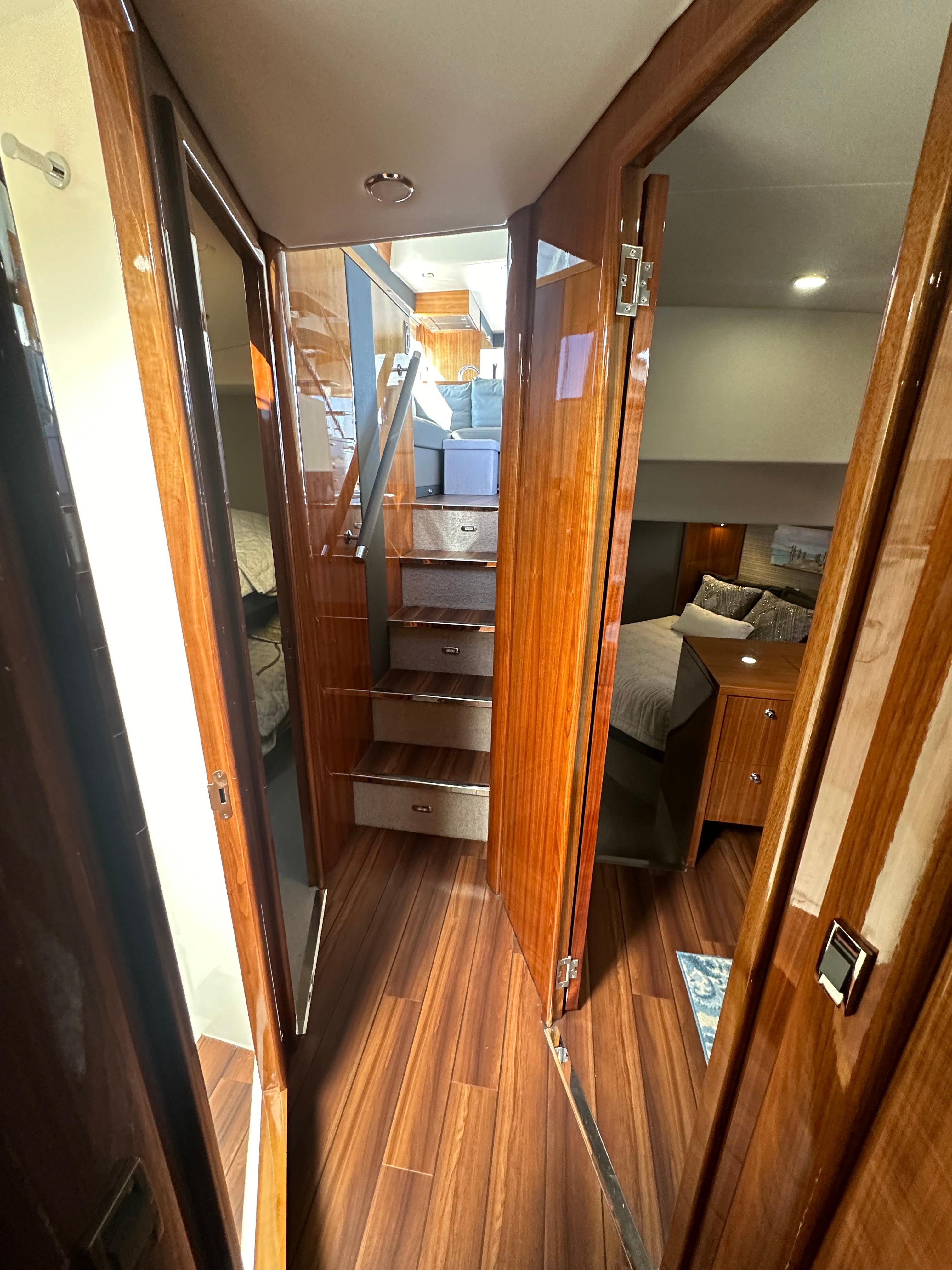 Maritimo-M54 2019-LADY DI FL-US-9676301 | Thumbnail