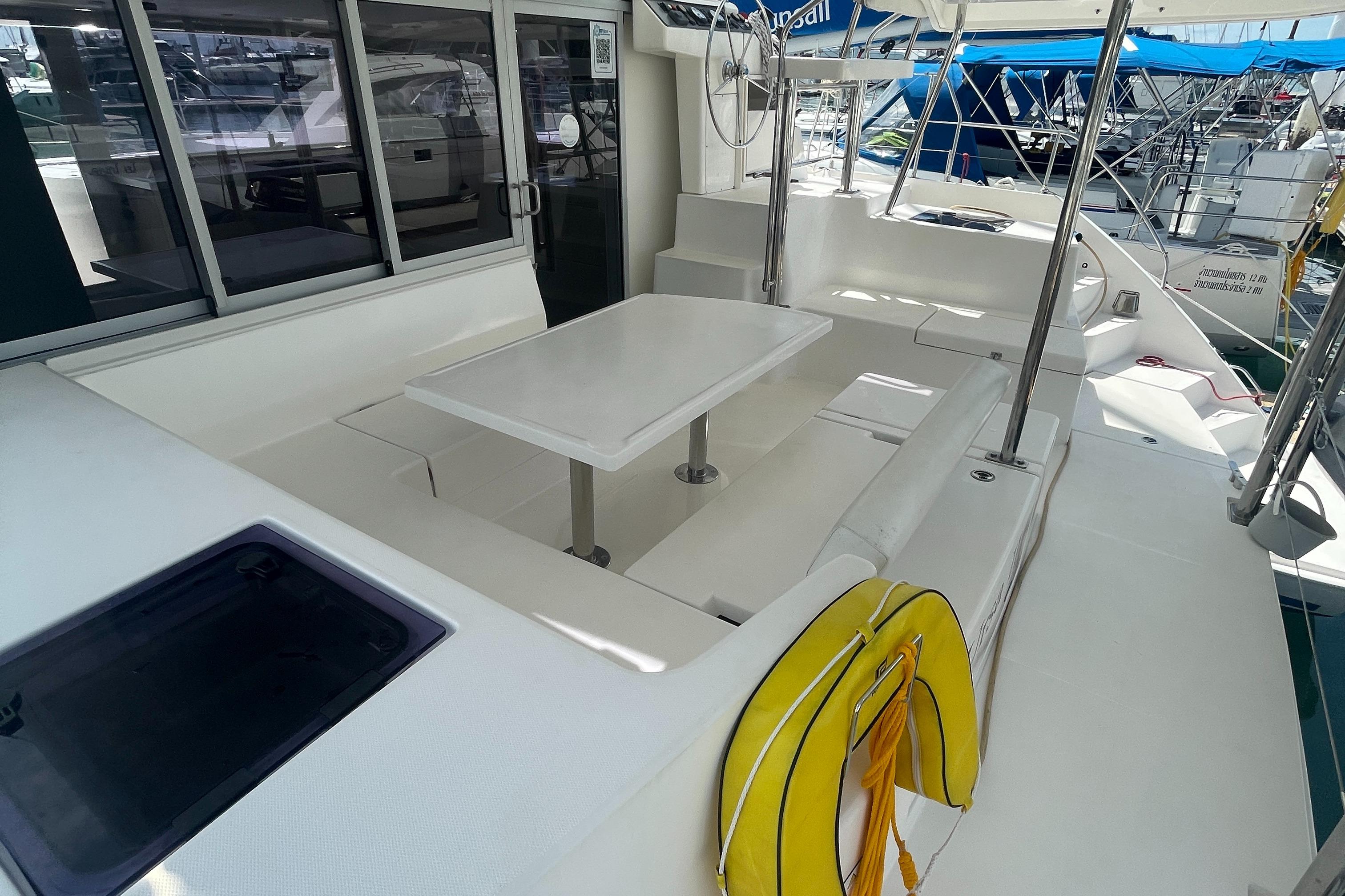 Leopard 40 Sailing Catamaran URSA II for sale | Leopard Brokerage