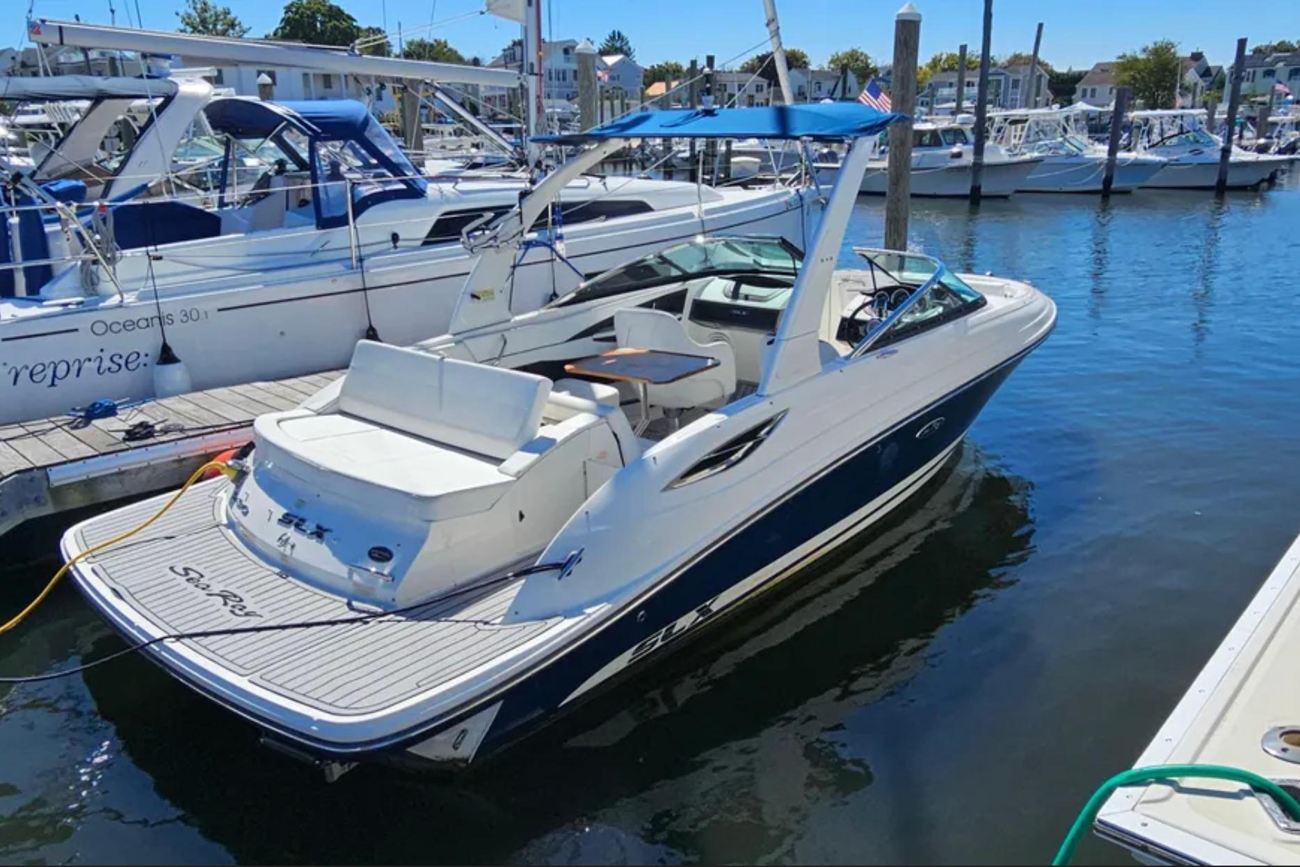 2016 Sea Ray SLX 230