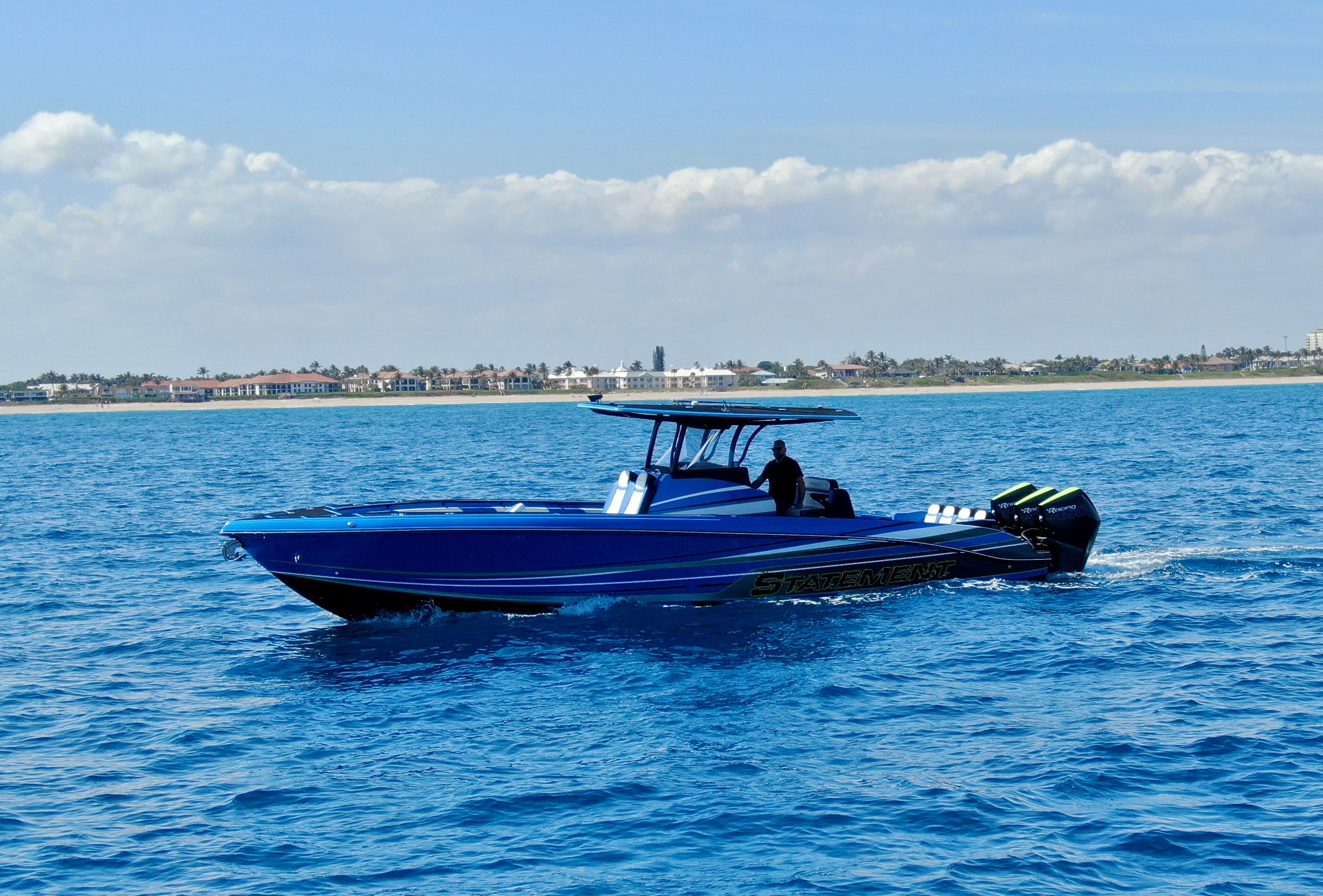 Statement-380 Open 2022-Riptide FL-US-2023 Statement 380 Open boat cruising on blue ocean waters.-9716318 | Thumbnail