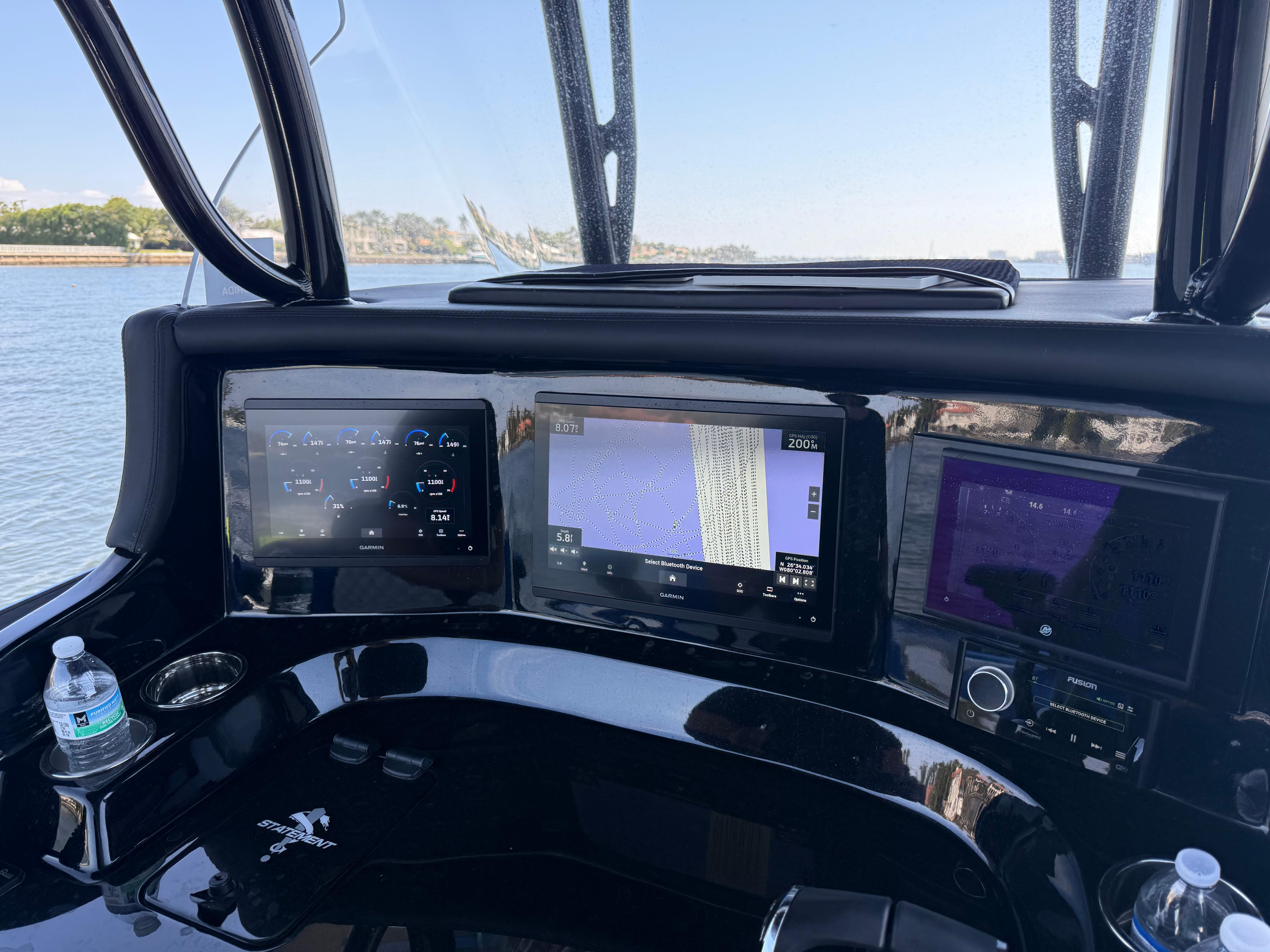 Statement-380 Open 2022-Riptide FL-US-Dashboard of 2023 Statement 380 Open boat with navigation screens and controls.-9716318 | Thumbnail