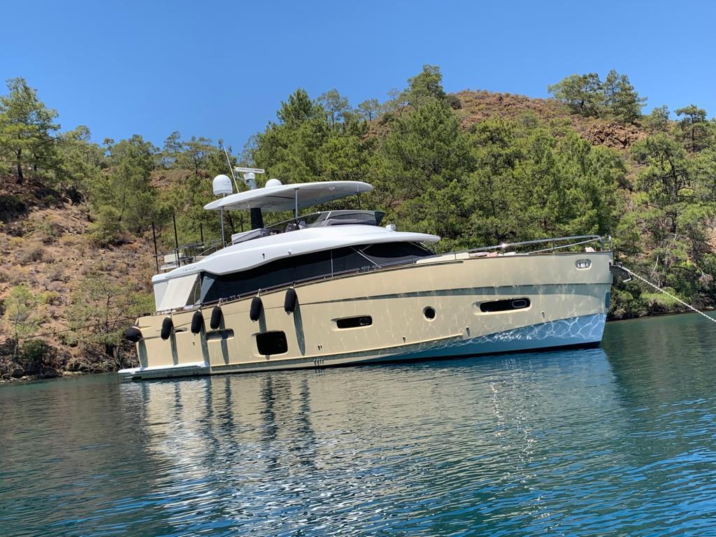 2016 Azimut Magellano 66