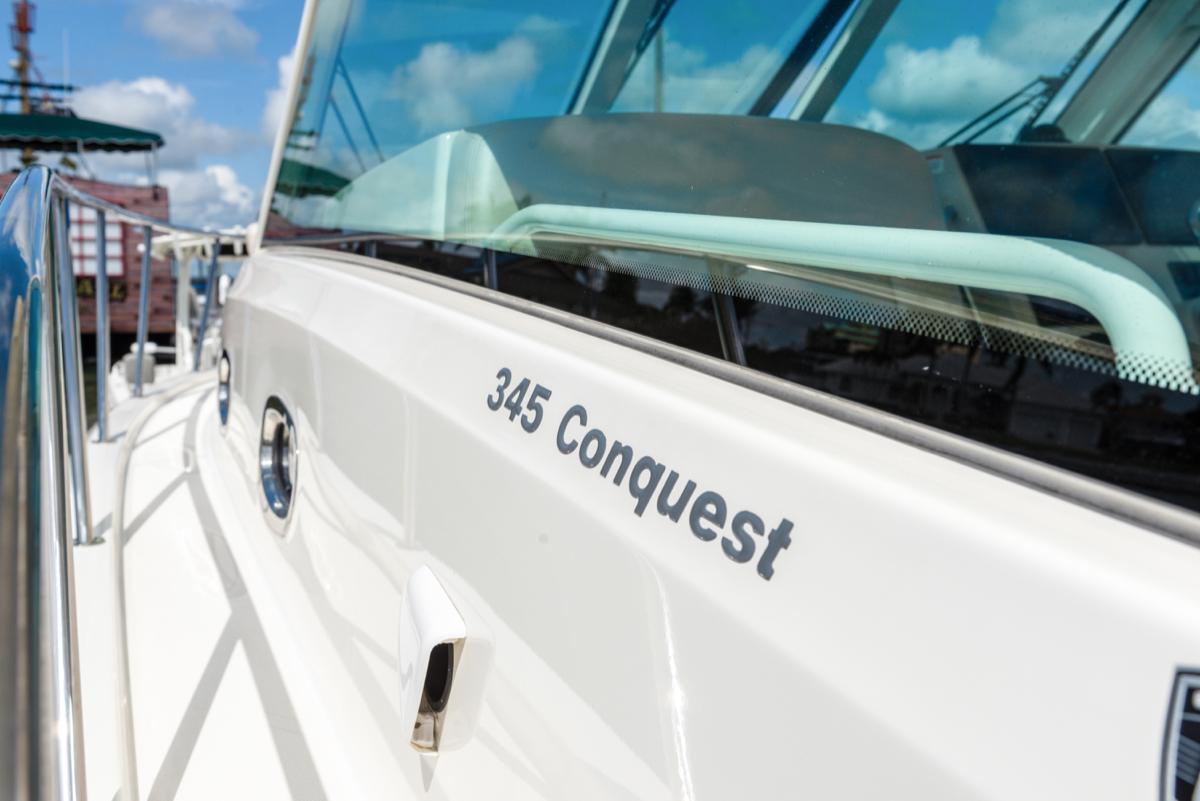 2018 Boston Whaler 345 Conquest
