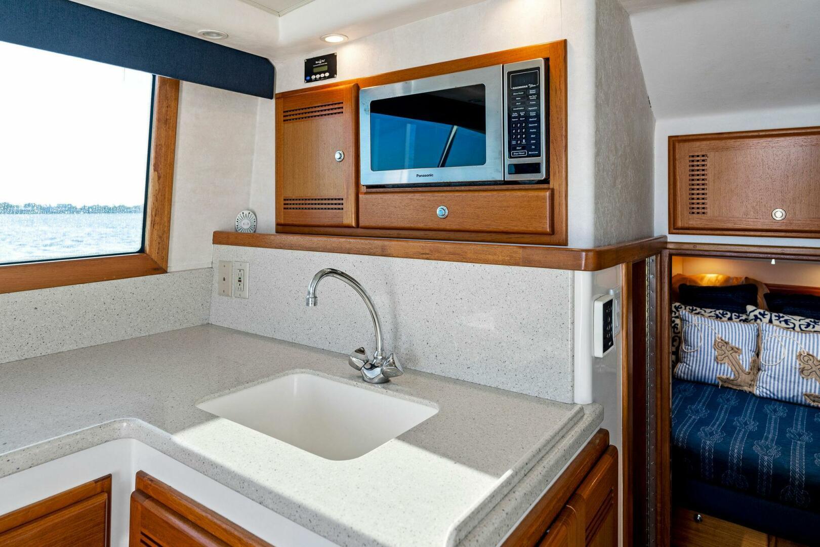 2005 Cabo 35 Flybridge 'Reel Estate'