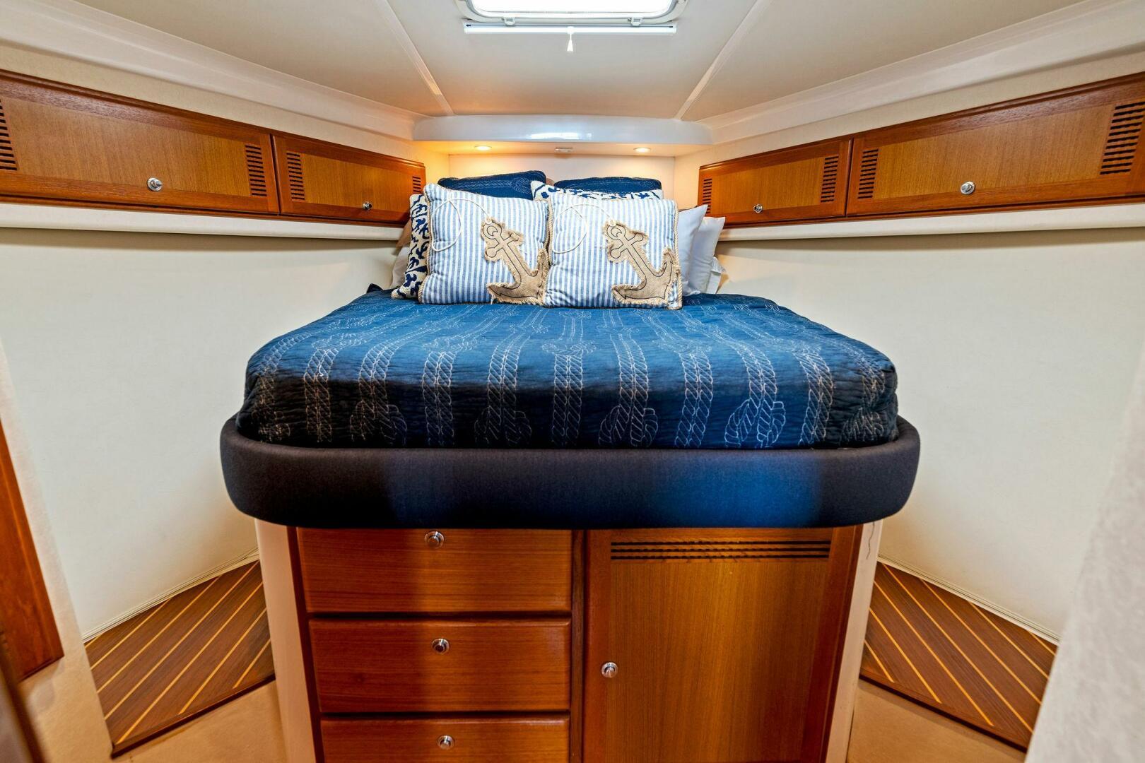 2005 Cabo 35 Flybridge 'Reel Estate'