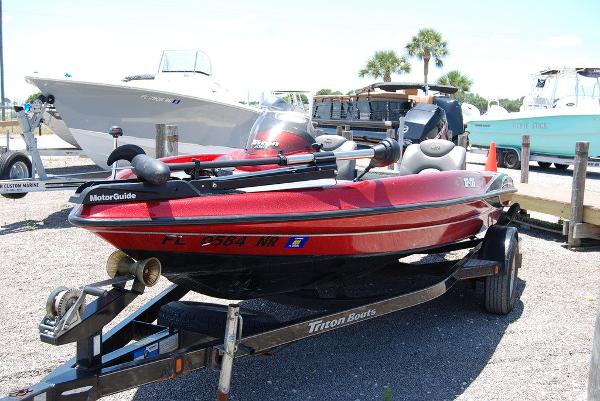 2005 Triton boat for sale, model of the boat is TR175 & Image # 7 of 8