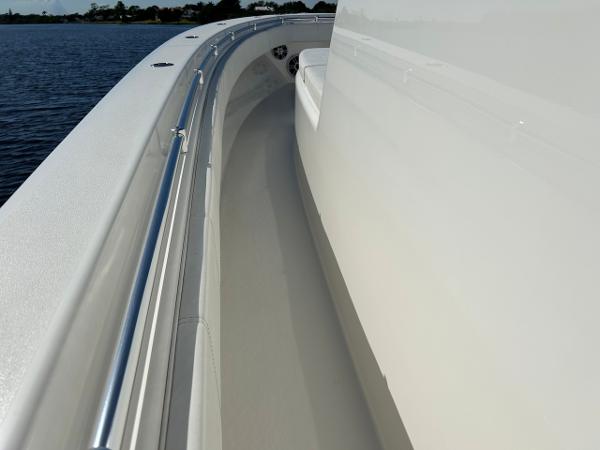 39' Contender, Listing Number 100896492, - Photo No. 77