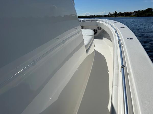 39' Contender, Listing Number 100896492, - Photo No. 78