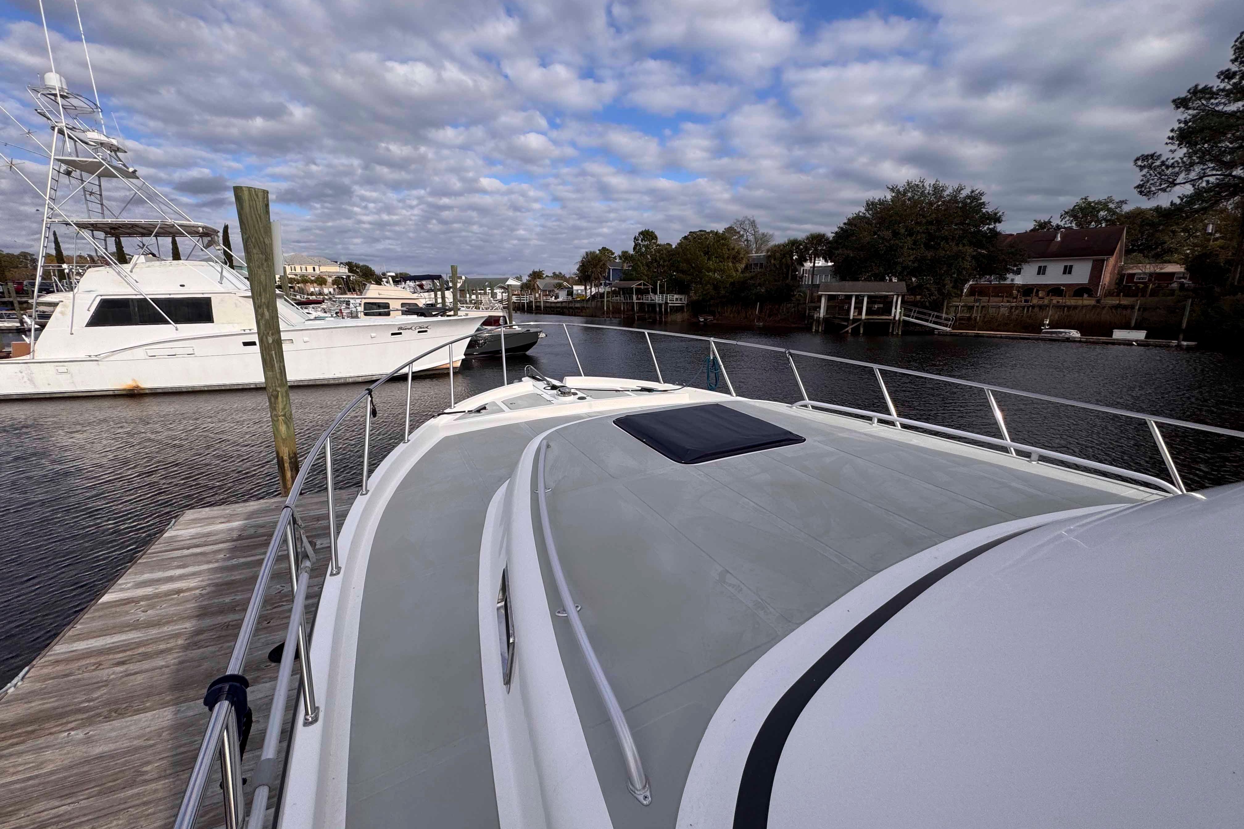 SC 10542 KB Knot 10 Yacht Sales SC 10542 KB Knot 10 Yacht Sales