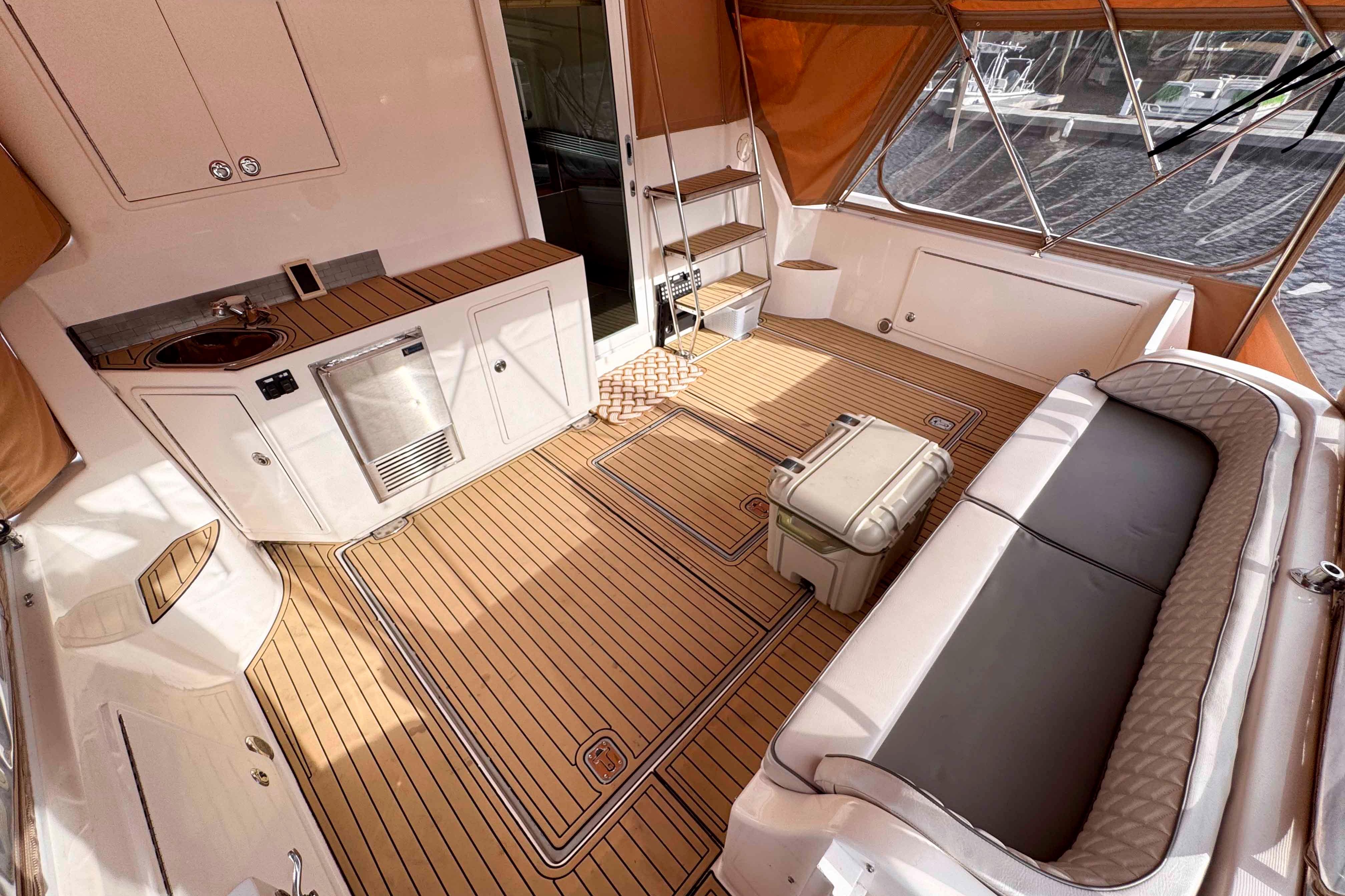 SC 10542 KB Knot 10 Yacht Sales SC 10542 KB Knot 10 Yacht Sales