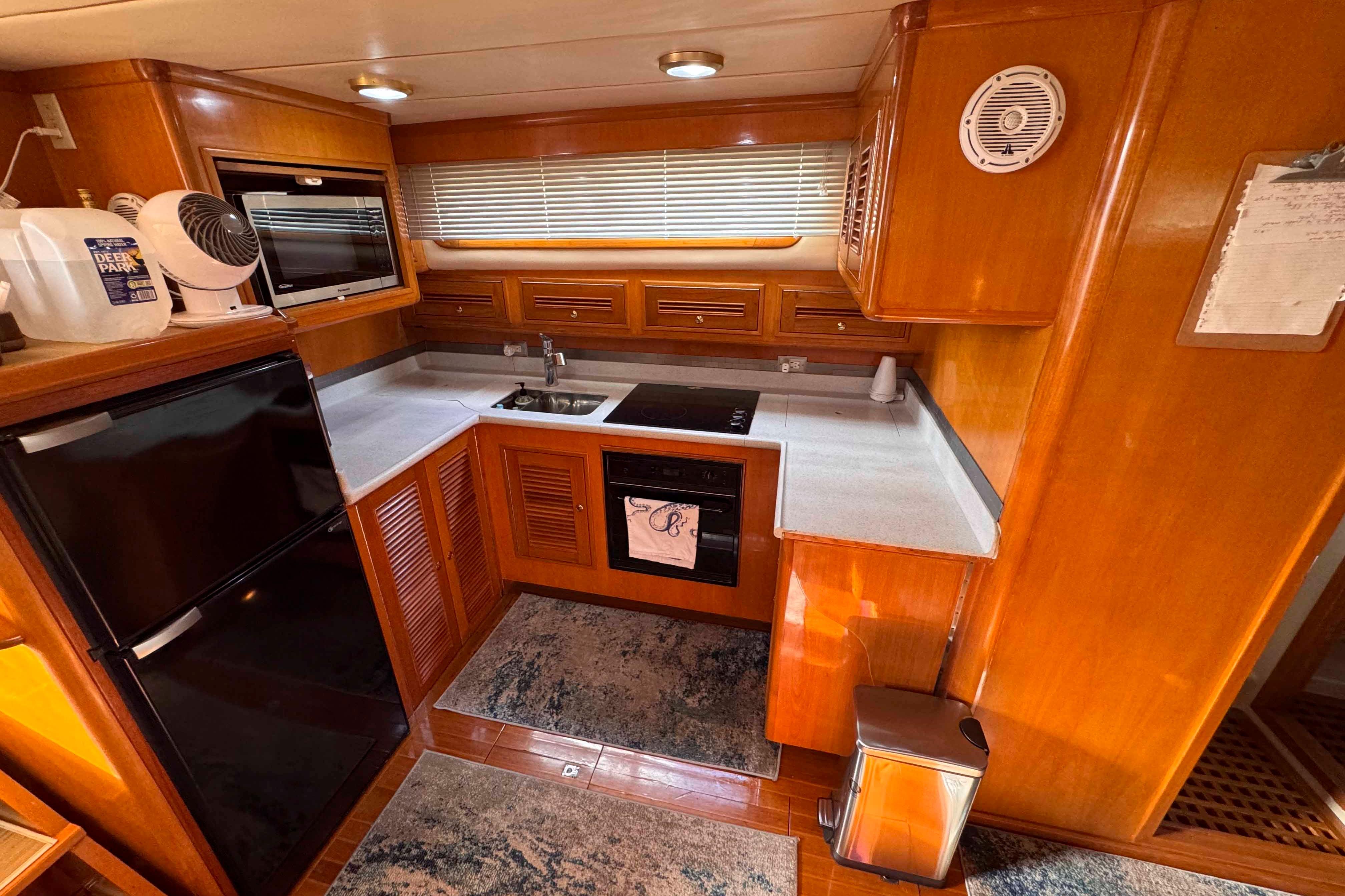 SC 10542 KB Knot 10 Yacht Sales SC 10542 KB Knot 10 Yacht Sales