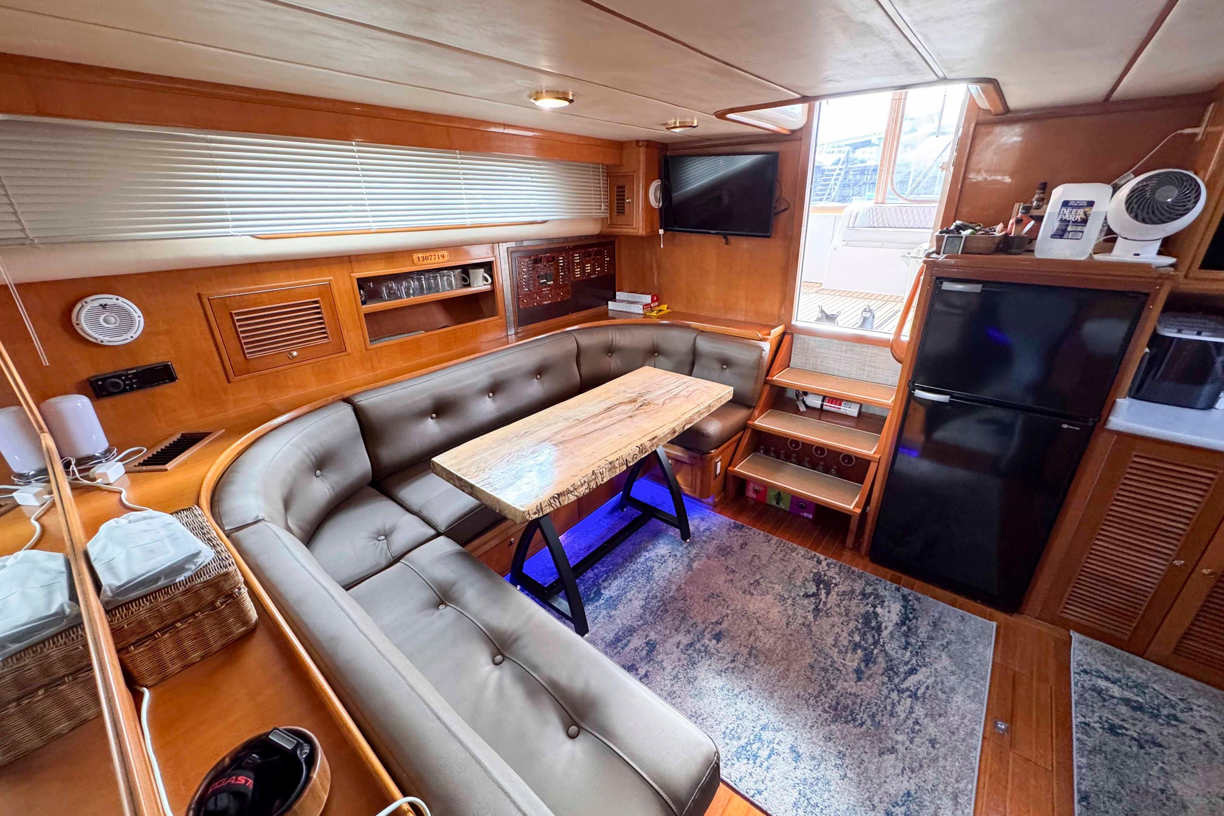 SC 10542 KB Knot 10 Yacht Sales SC 10542 KB Knot 10 Yacht Sales