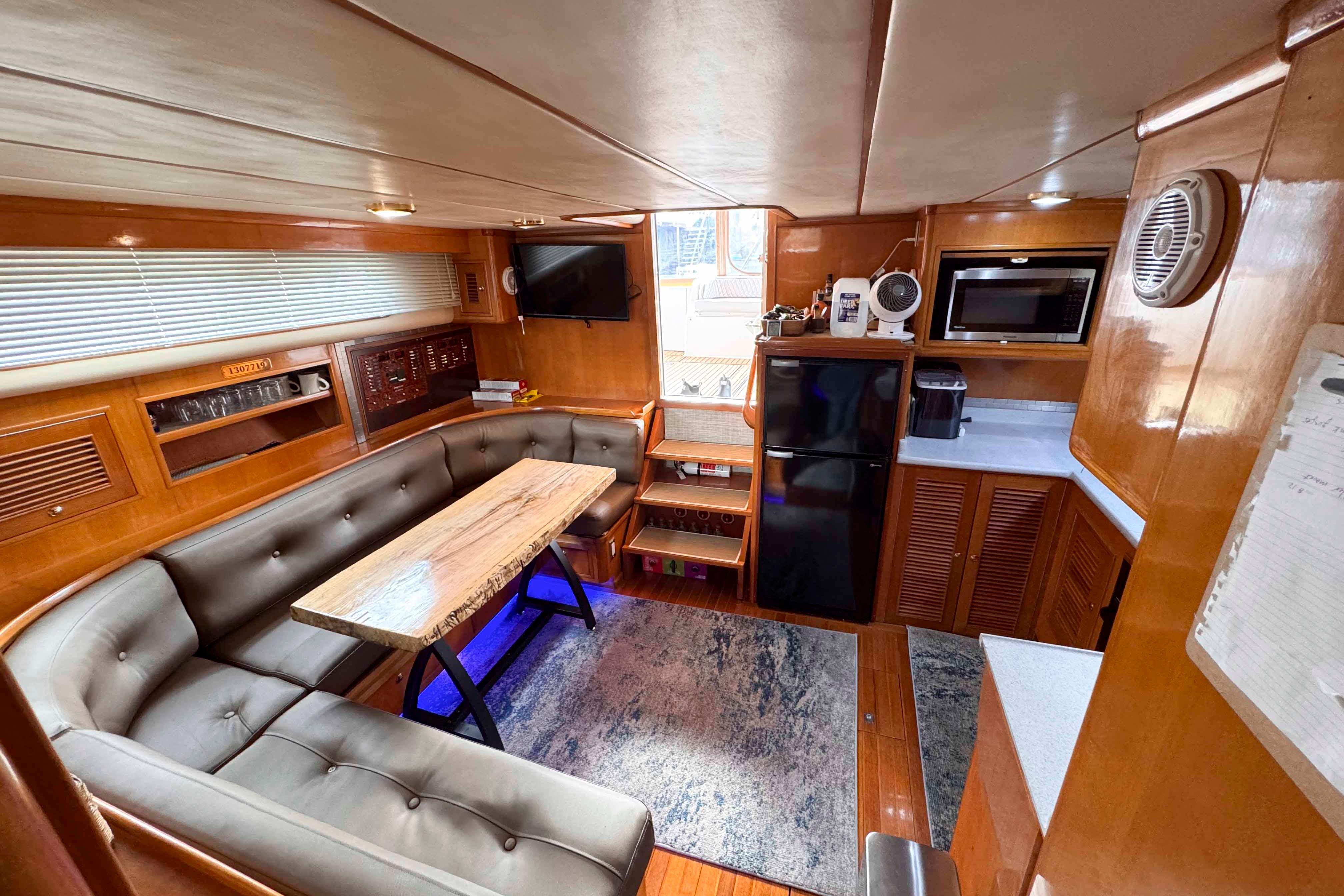 SC 10542 KB Knot 10 Yacht Sales SC 10542 KB Knot 10 Yacht Sales