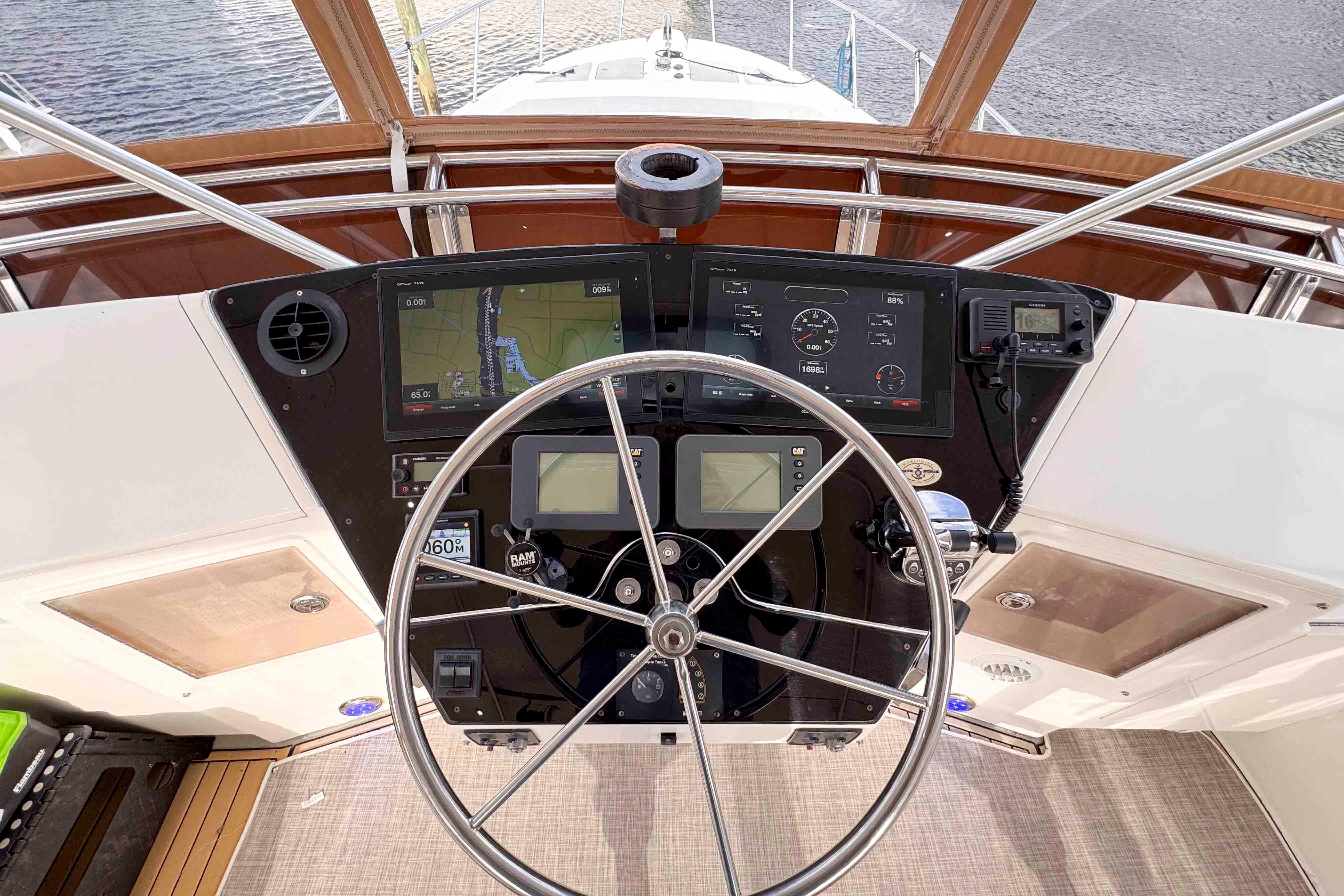 SC 10542 KB Knot 10 Yacht Sales SC 10542 KB Knot 10 Yacht Sales