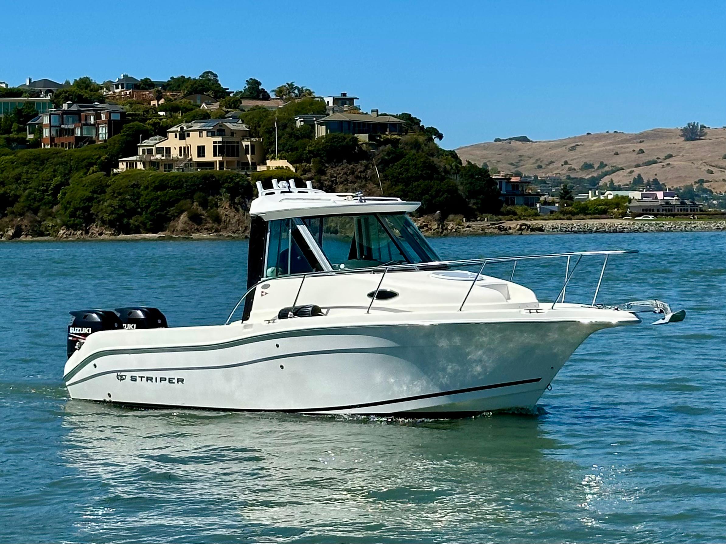 26' Seaswirl Striper 2013