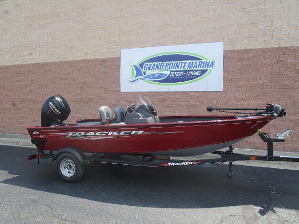 2022 Tracker Boats boat for sale, model of the boat is Super Guide V-16 SC & Image # 2 of 17