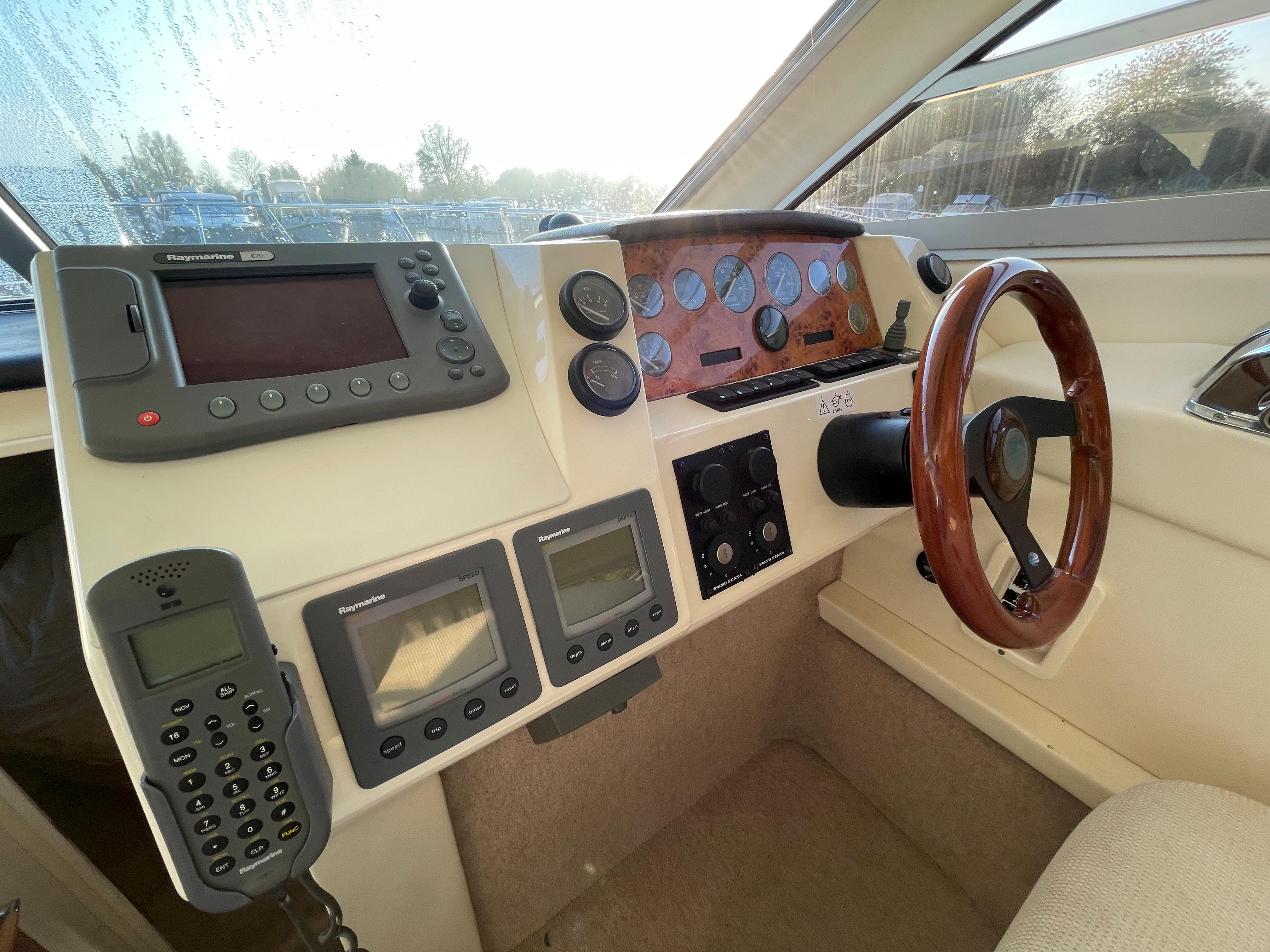 2004 Sealine F34
