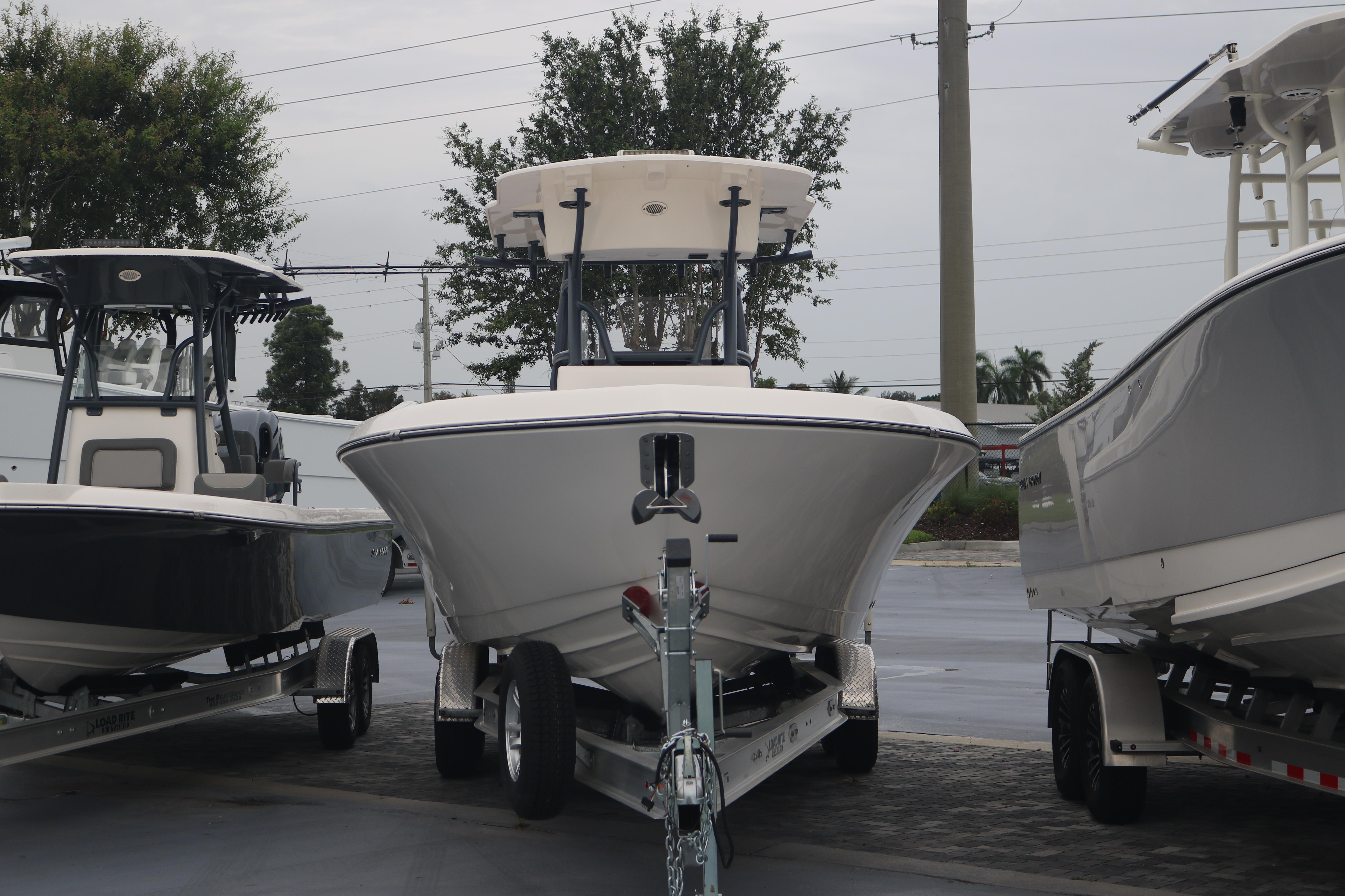 2024-sea-born-lx-26-power-9826368-20250604074817613-1_XLARGE