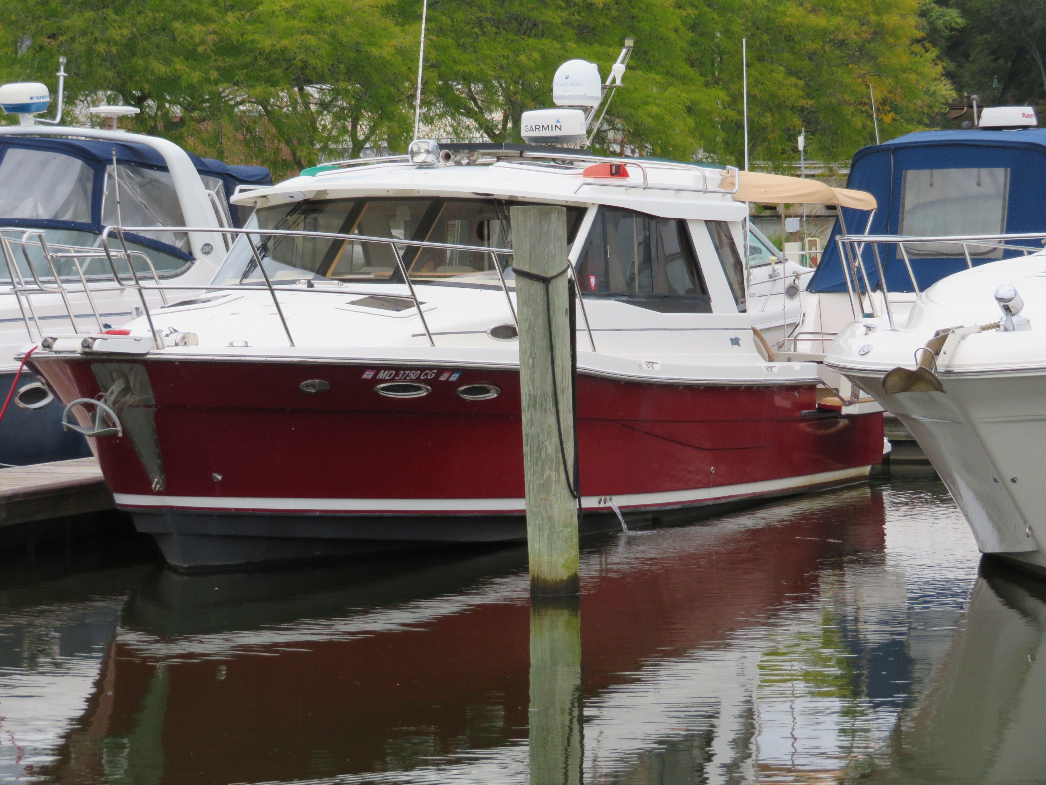 Red Poppi Yacht Photos Pics 