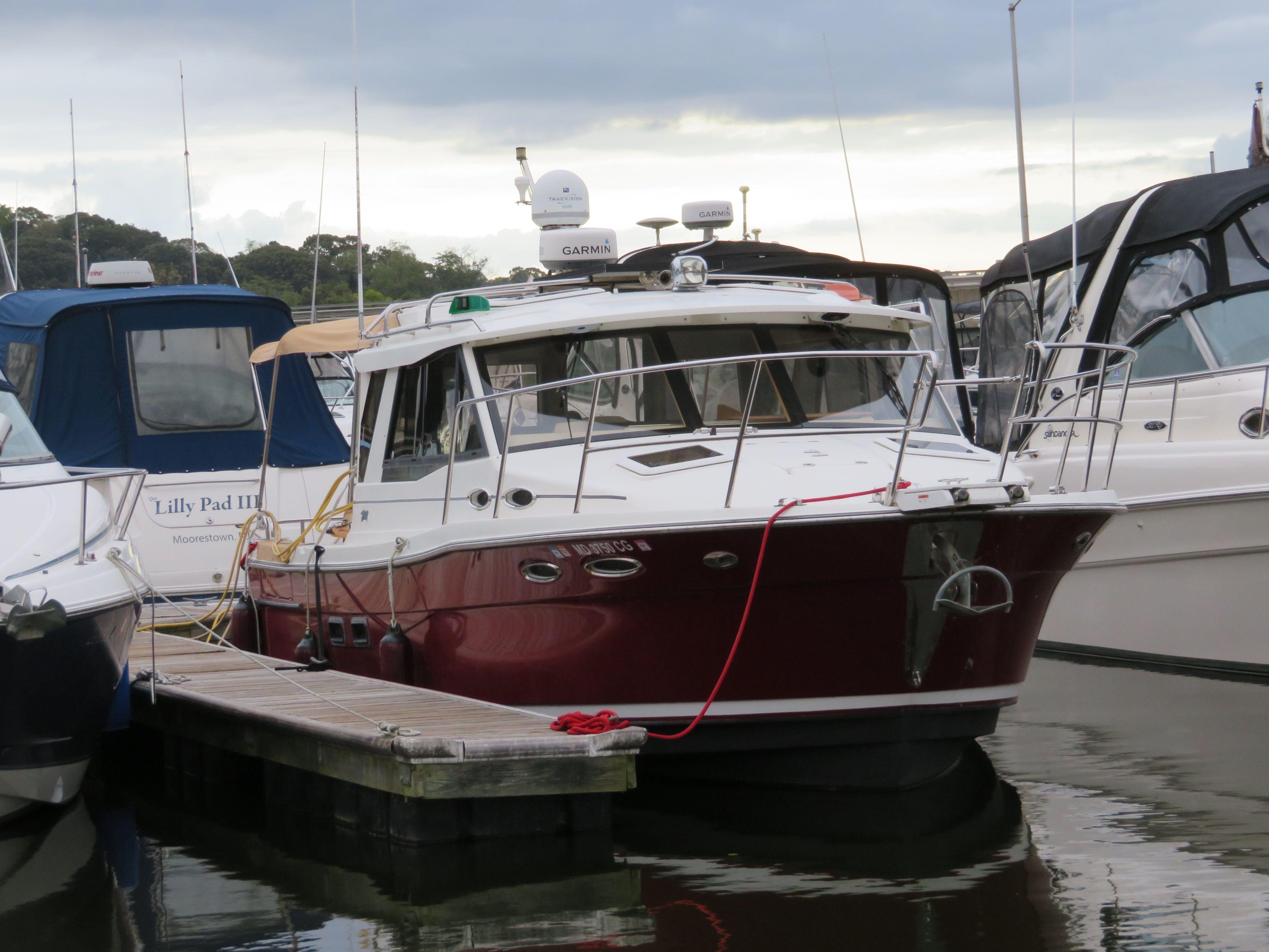 Red Poppi Yacht Photos Pics 