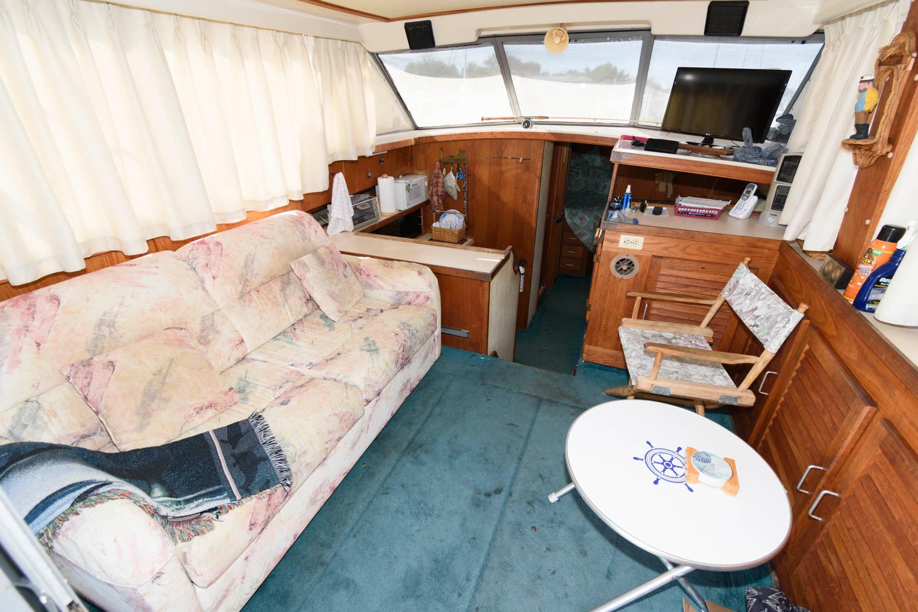 M 6236 MD Knot 10 Yacht Sales