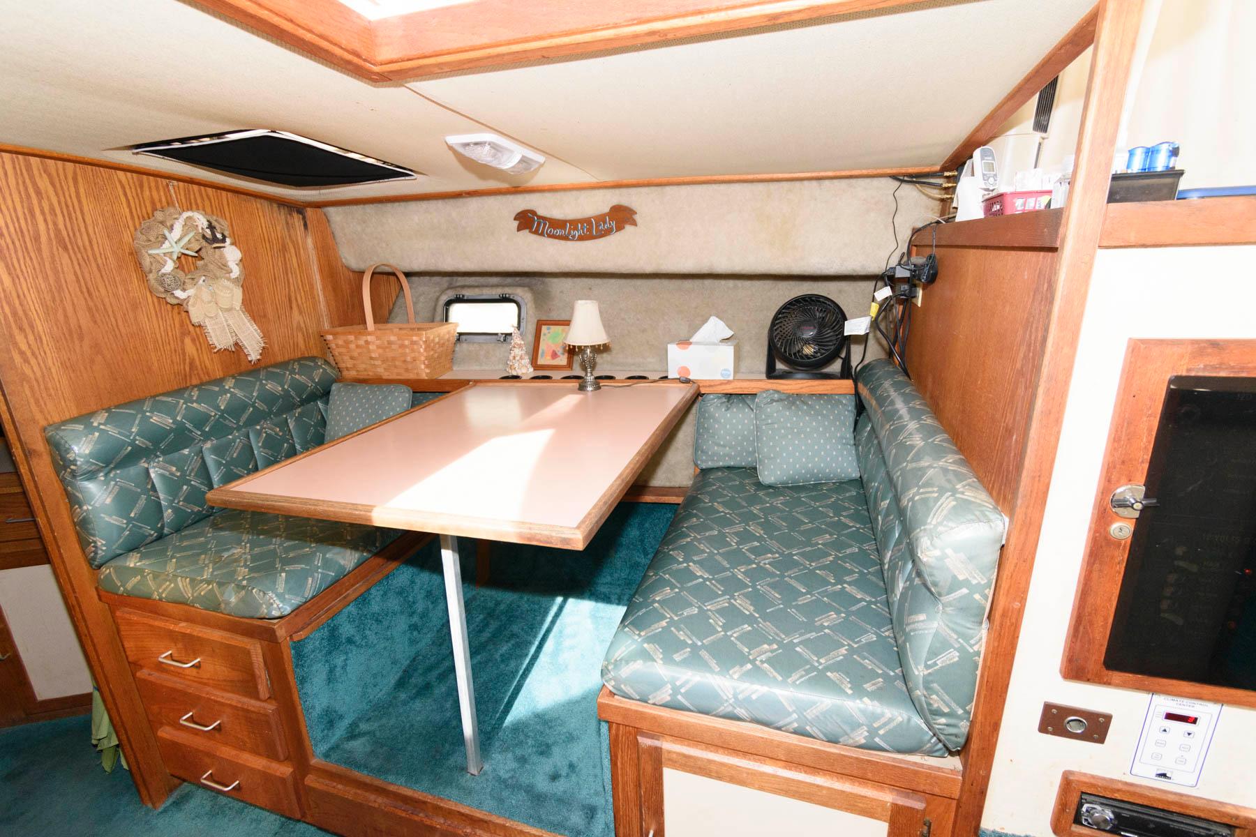 M 6236 MD Knot 10 Yacht Sales