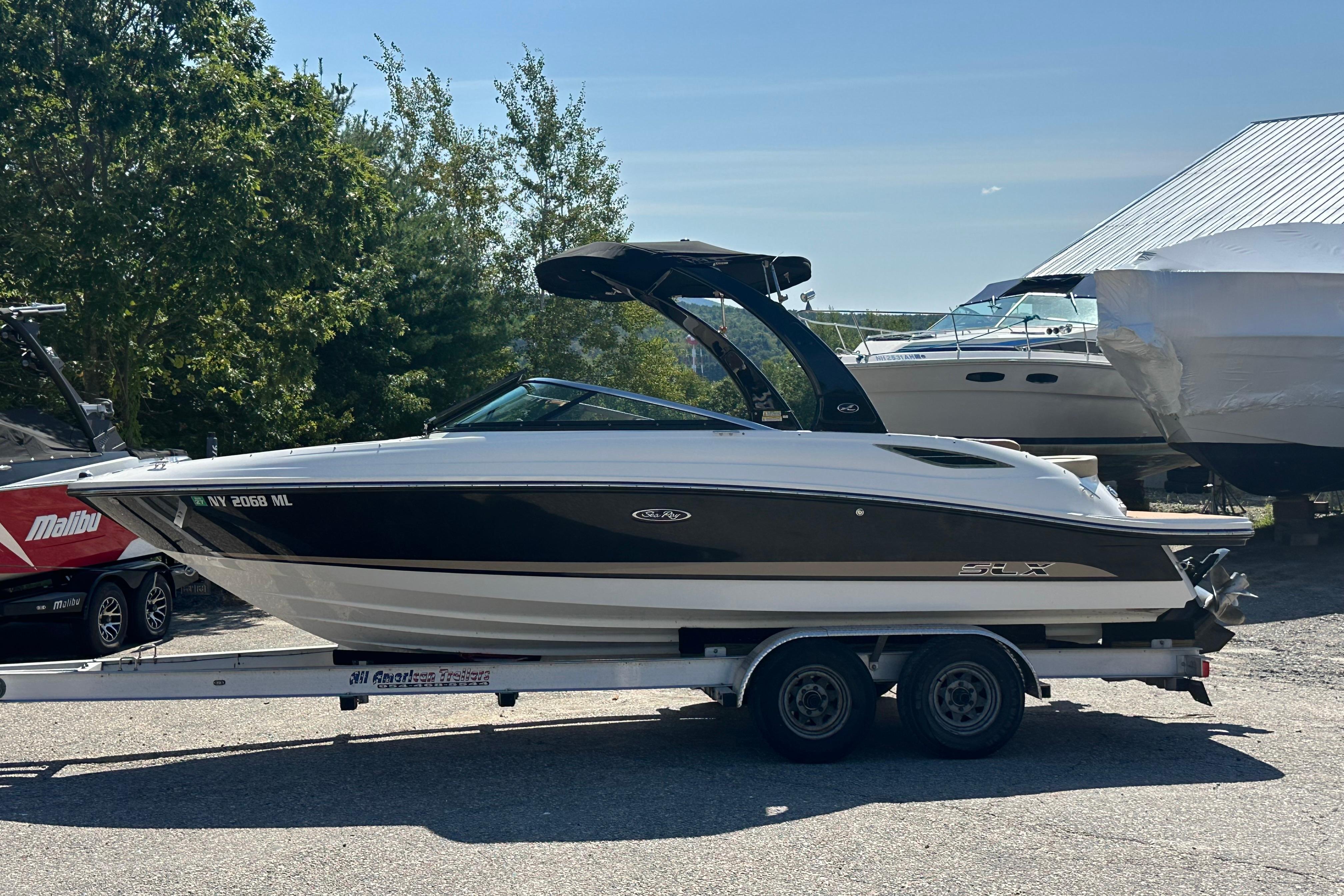 2015 Sea Ray 230 SLX